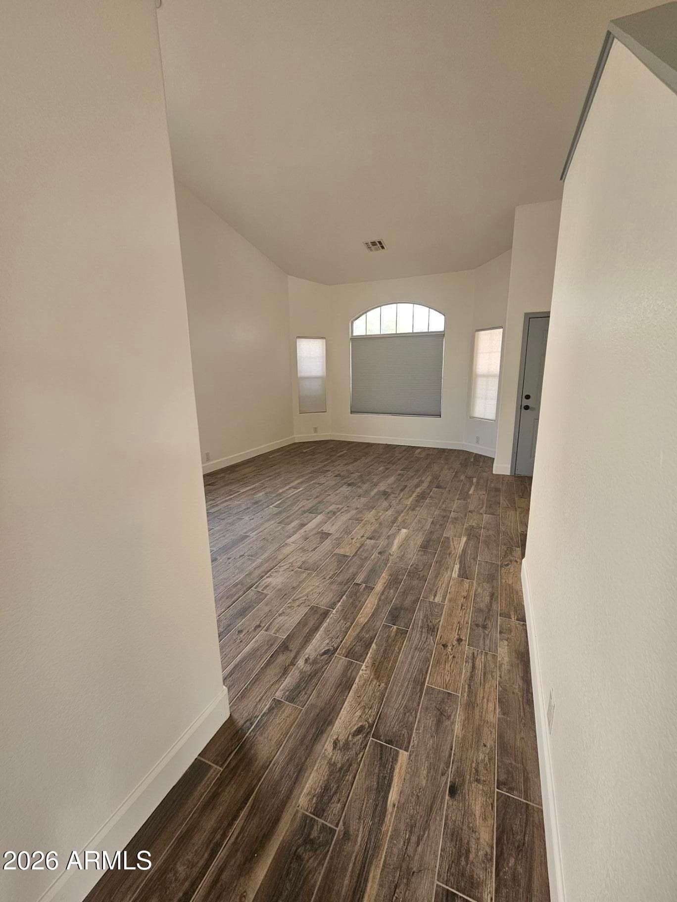 8002 W STELLA Avenue, Glendale, AZ 85303 — photo 5 of 30