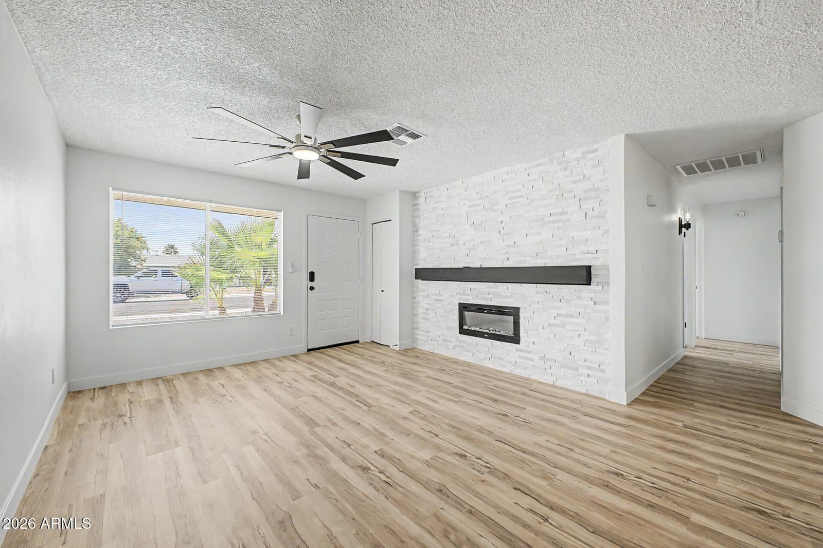 7202 W SHANGRI LA Road, Peoria, AZ 85345 — photo 6 of 23