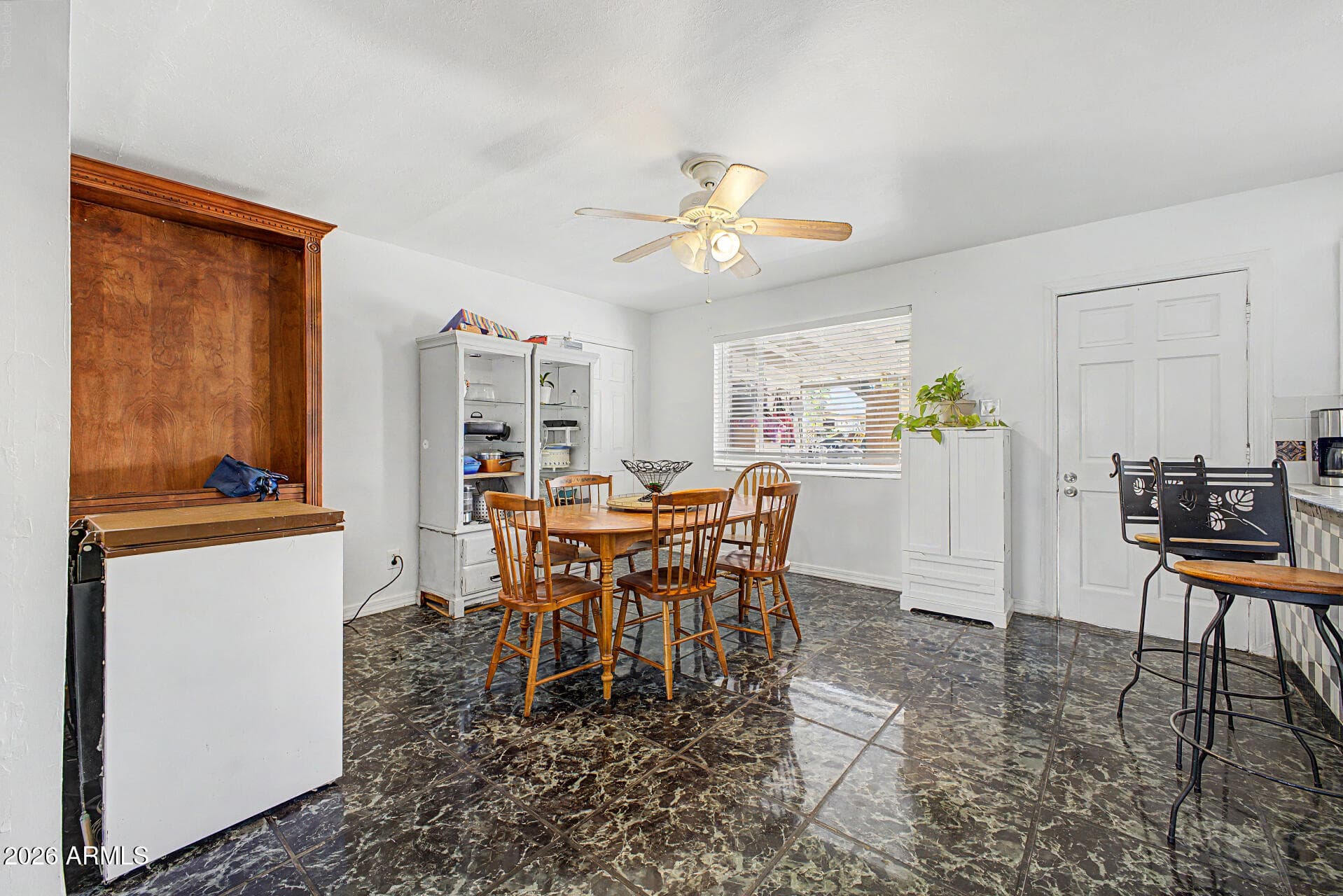 6449 W BETHANY HOME Road, Glendale, AZ 85301 — photo 8 of 27