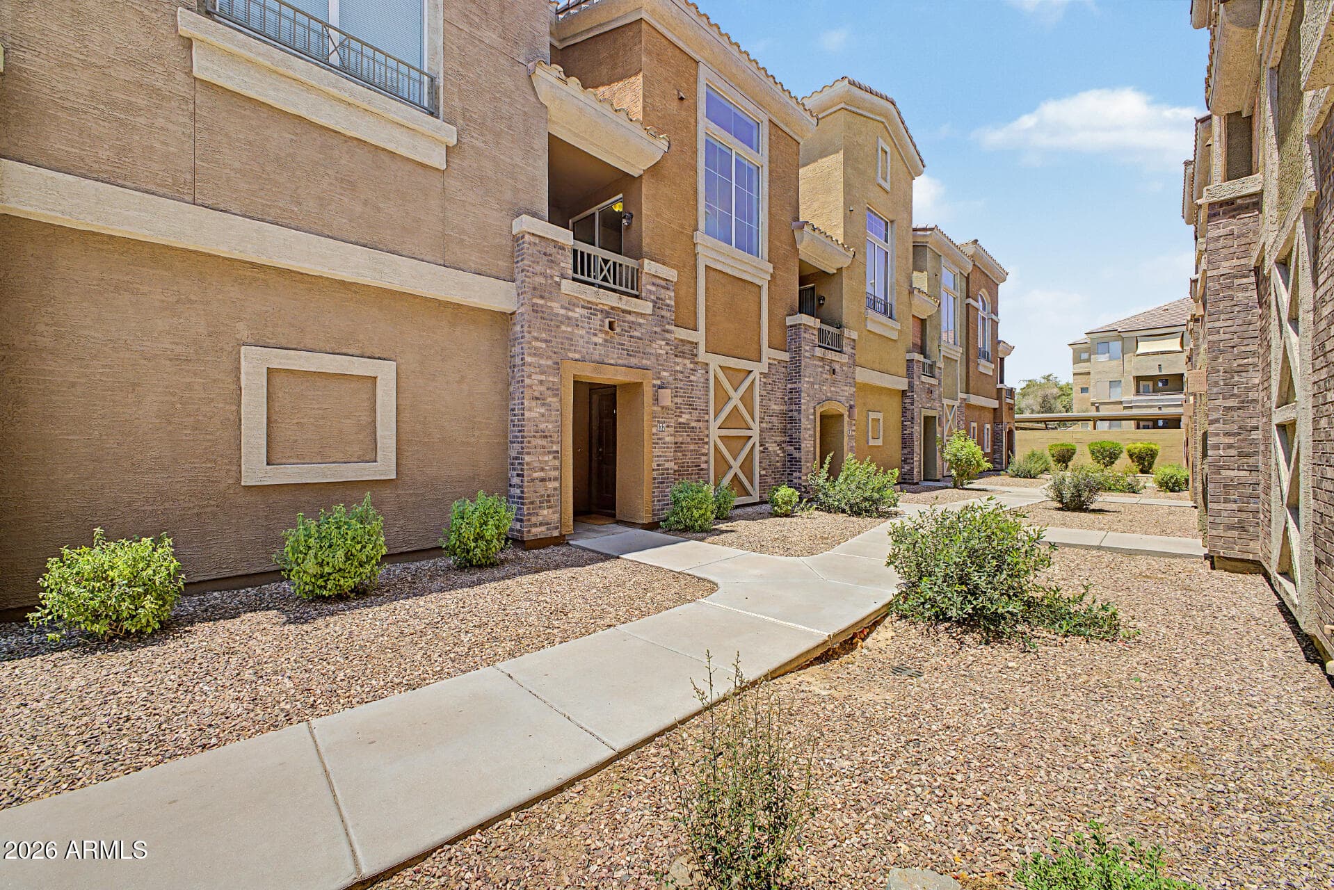 18250 N CAVE CREEK Road 137, Phoenix, AZ 85032 — photo 2 of 43