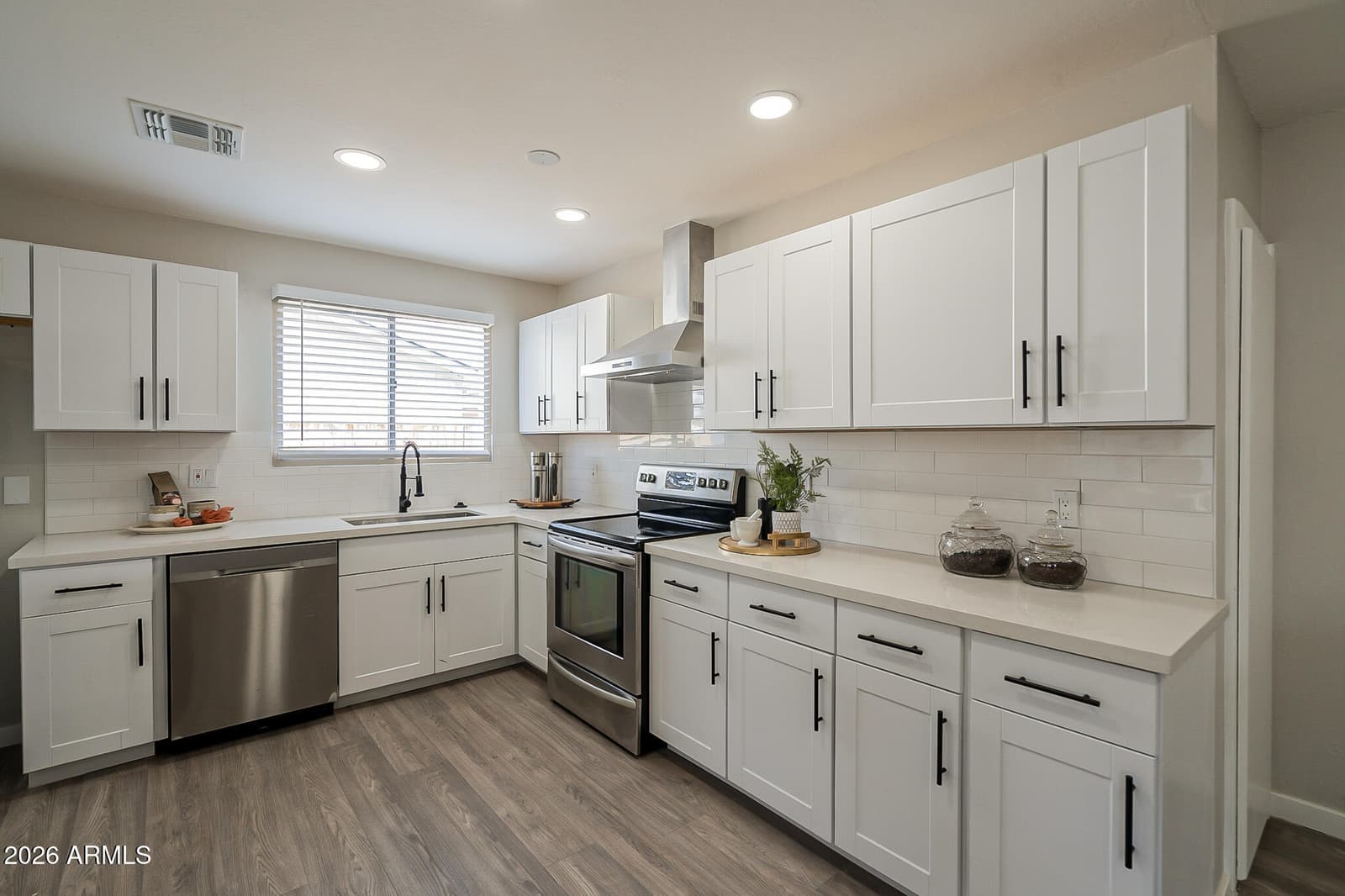 3232 E EMILE ZOLA Avenue, Phoenix, AZ 85032 — photo 13 of 39