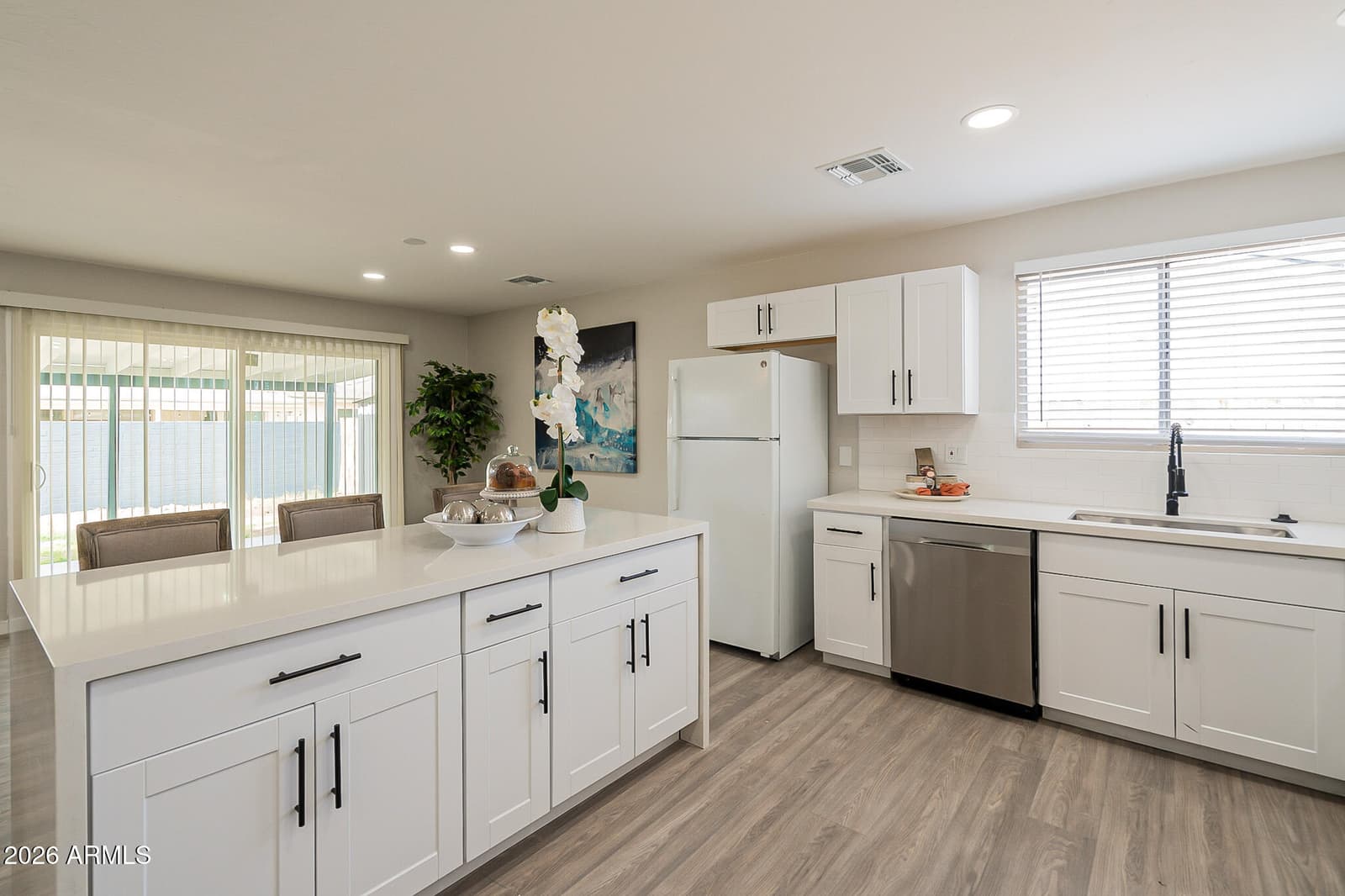 3232 E EMILE ZOLA Avenue, Phoenix, AZ 85032 — photo 12 of 39