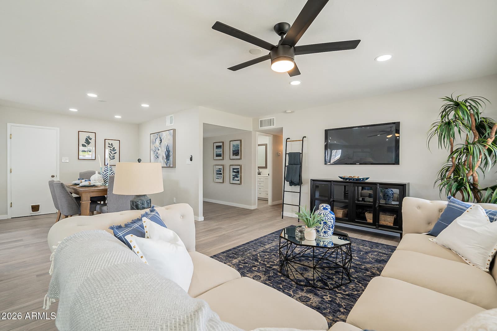 3232 E EMILE ZOLA Avenue, Phoenix, AZ 85032 — photo 8 of 39