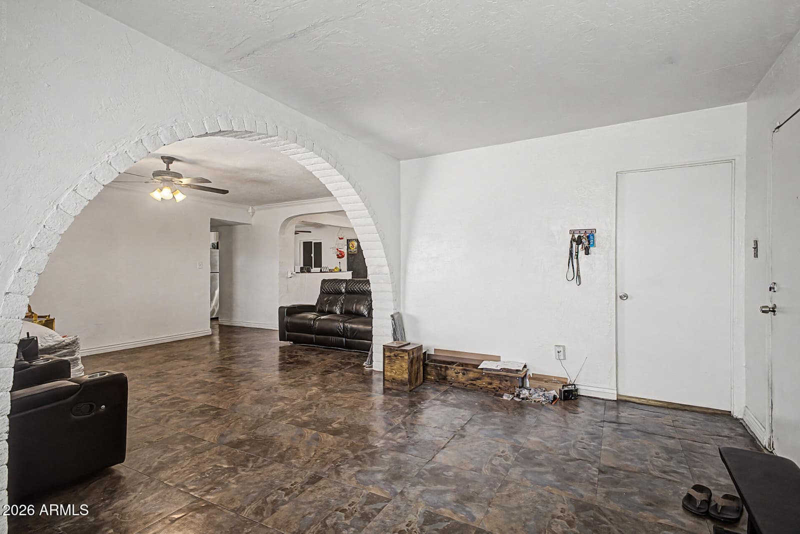 1449 S 11TH Avenue, Phoenix, AZ 85007 — photo 4 of 32