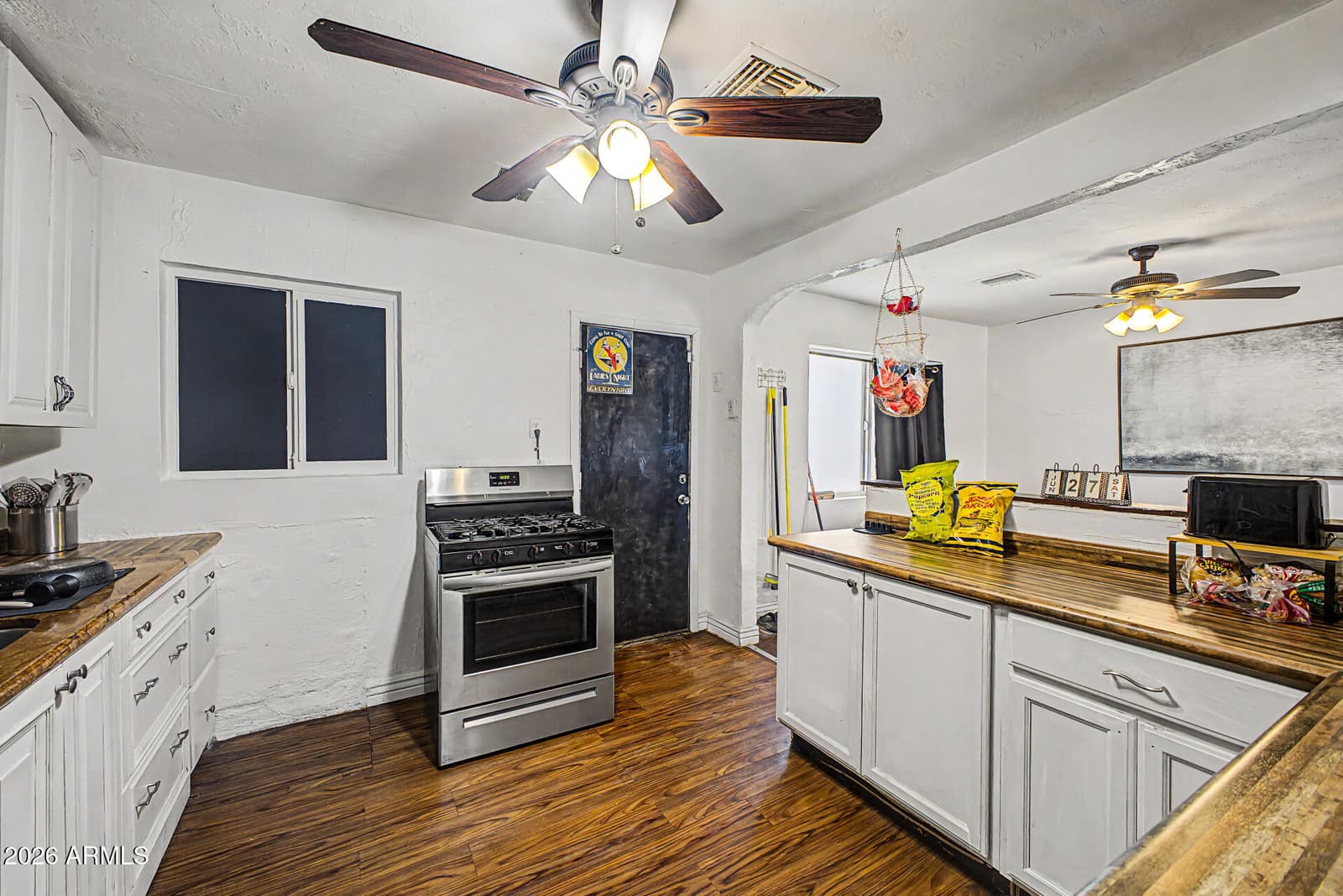 1449 S 11TH Avenue, Phoenix, AZ 85007 — photo 12 of 32