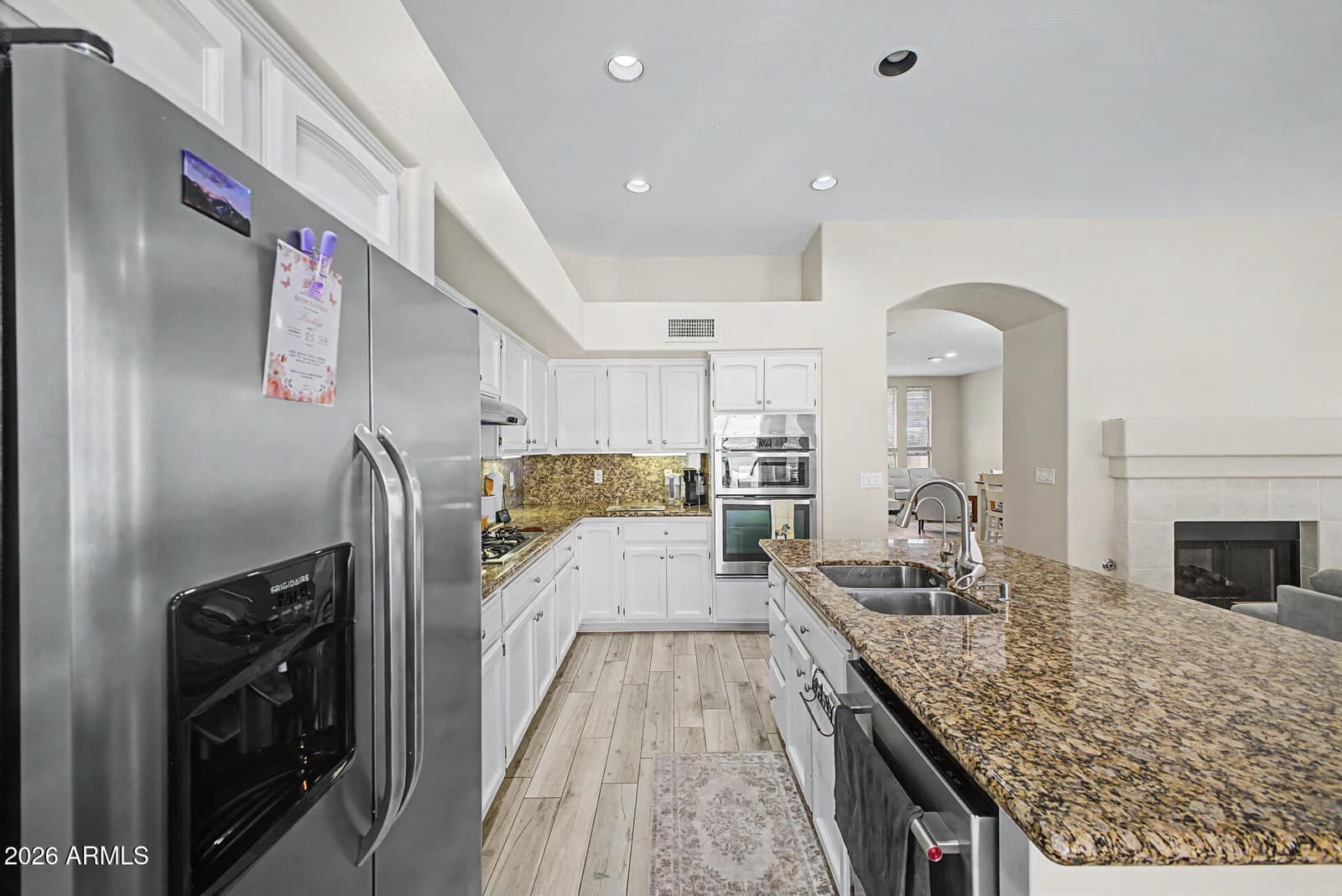 6528 W VIA MONTOYA Drive, Glendale, AZ 85310 — photo 8 of 42