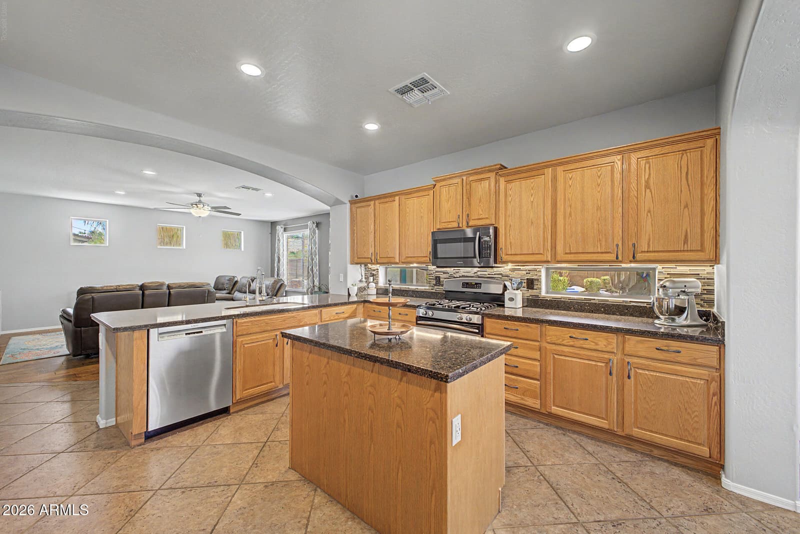 4062 S WAYNE Place, Chandler, AZ 85249 — photo 8 of 40