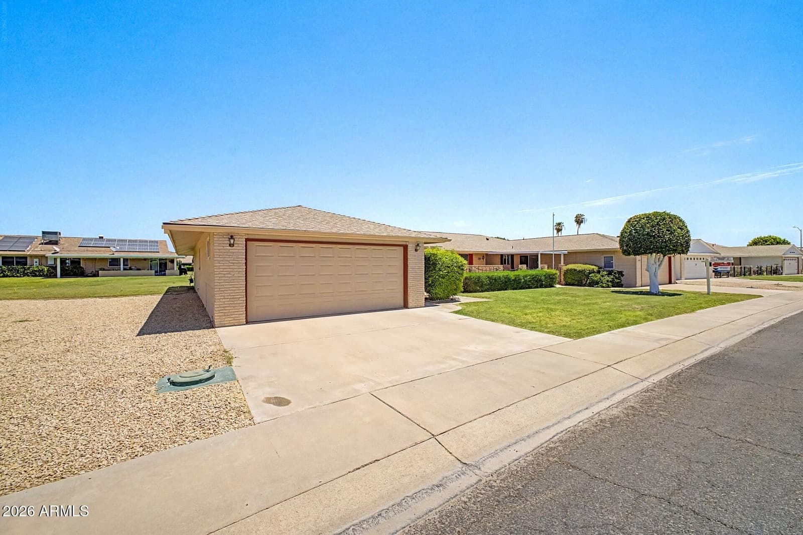 10608 W EL CAPITAN Circle, Sun City, AZ 85351 — photo 3 of 31