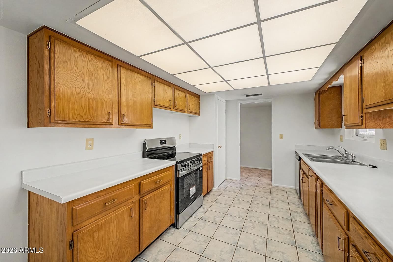 10608 W EL CAPITAN Circle, Sun City, AZ 85351 — photo 10 of 31