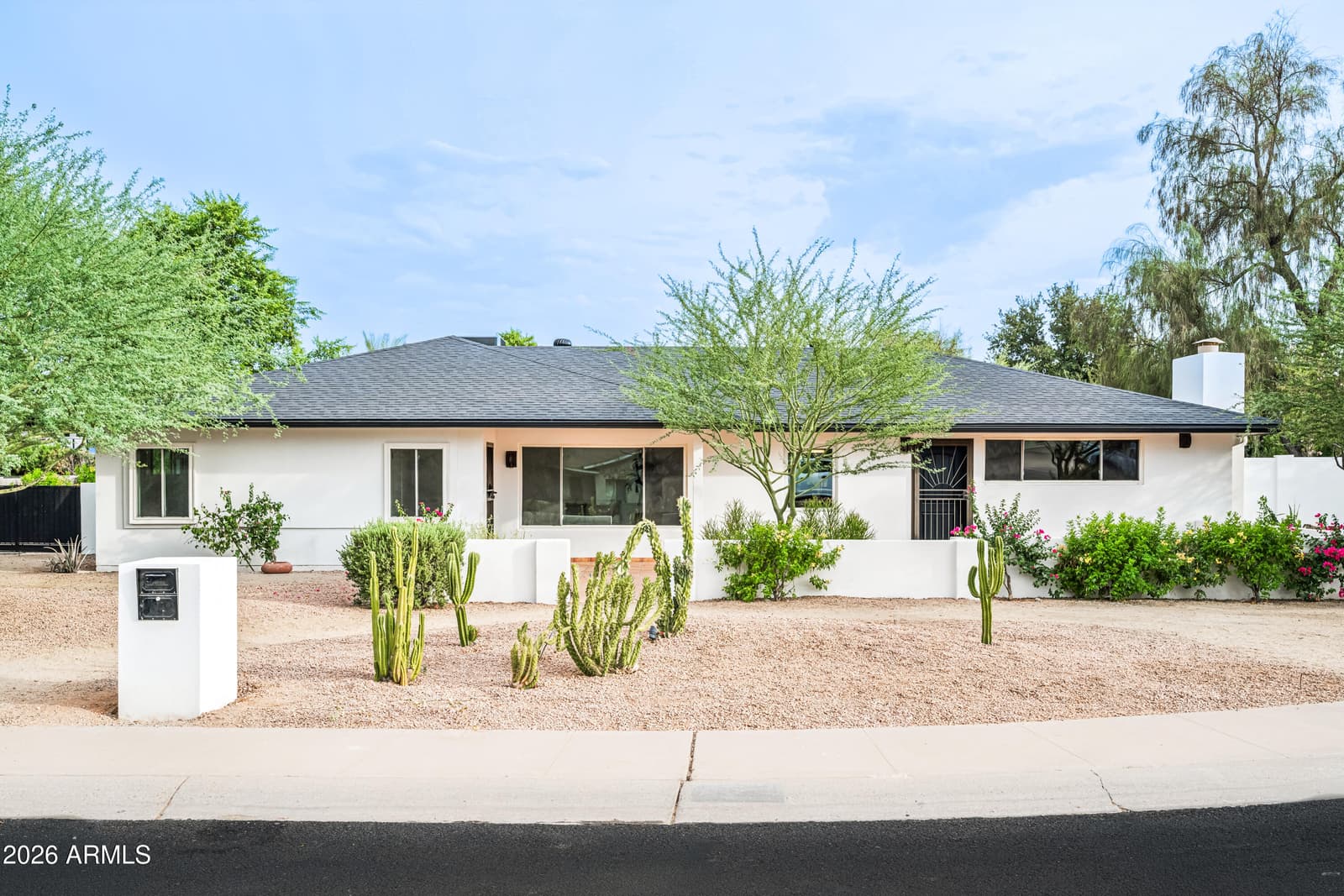 6915 E PASADENA Avenue, Paradise Valley, AZ 85253 — photo 5 of 26