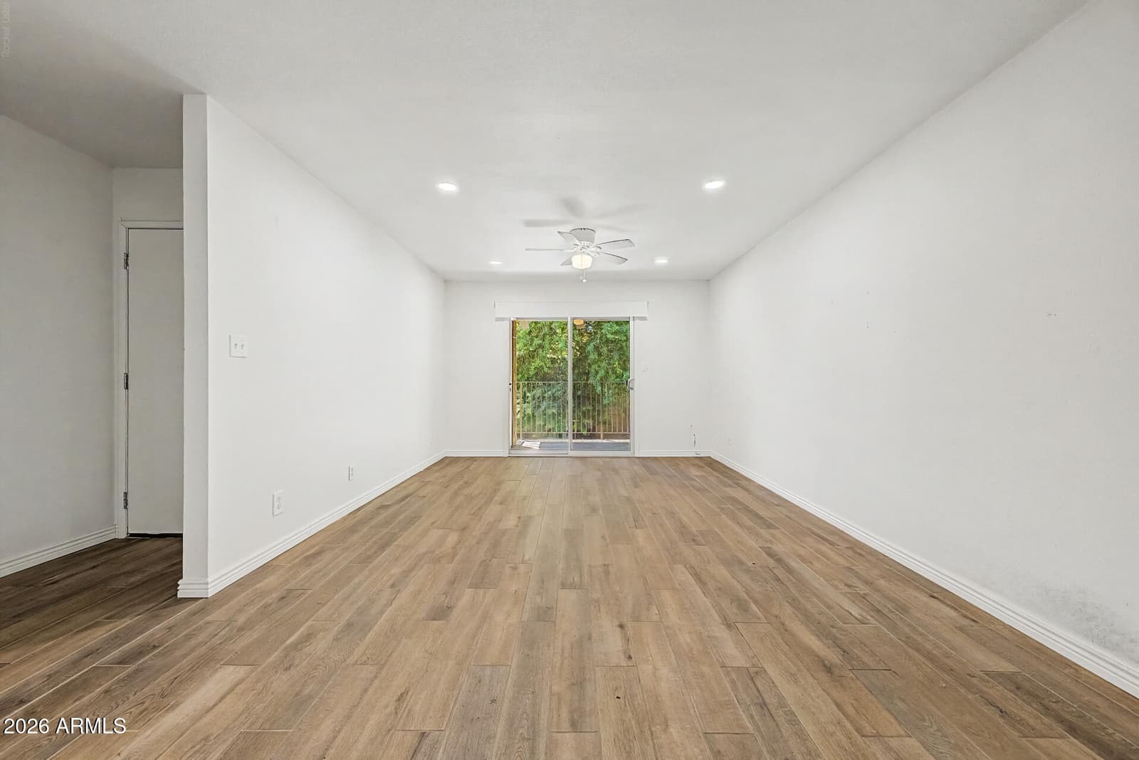 5525 E THOMAS Road M23, Phoenix, AZ 85018 — photo 4 of 26