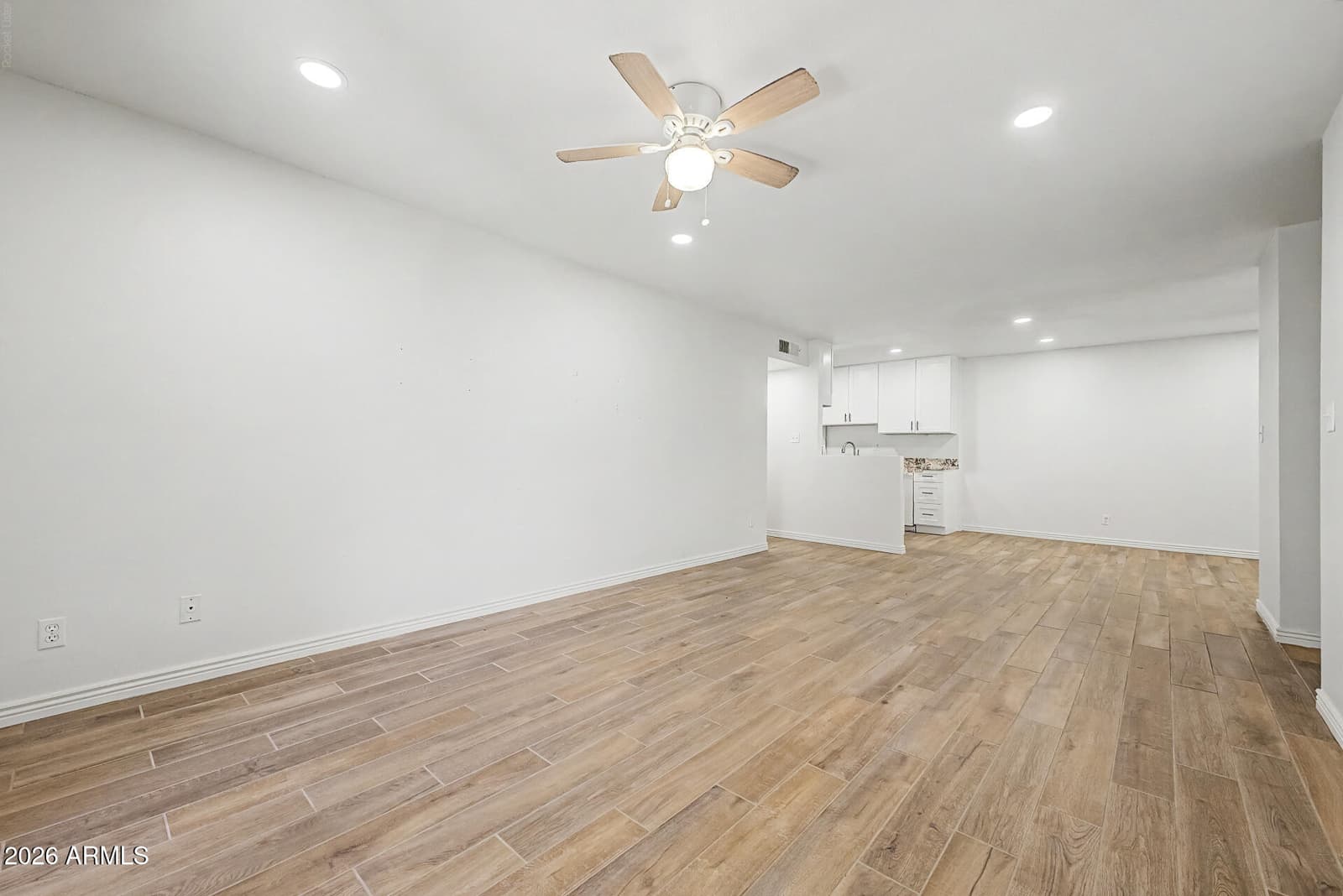 5525 E THOMAS Road M23, Phoenix, AZ 85018 — photo 6 of 26