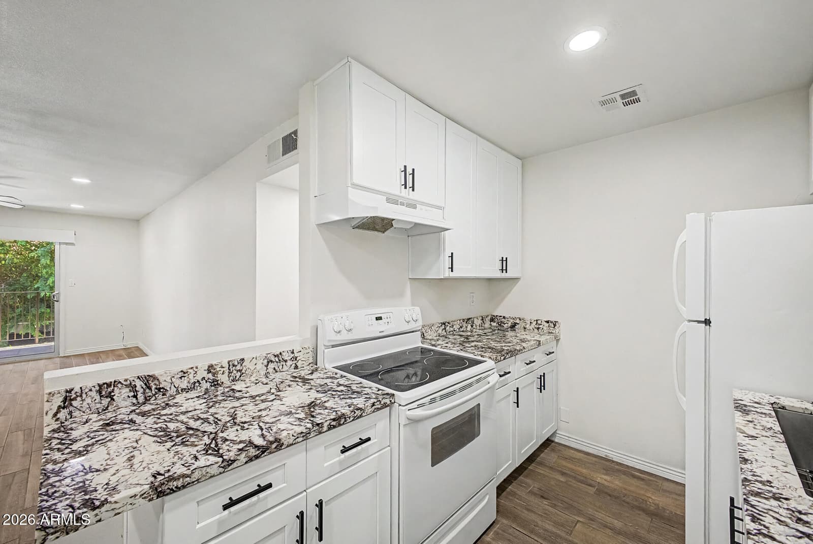 5525 E THOMAS Road M23, Phoenix, AZ 85018 — photo 11 of 26