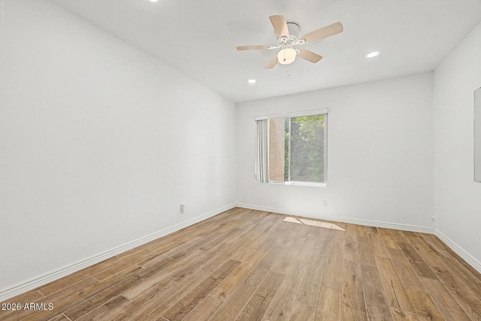 5525 E THOMAS Road M23, Phoenix, AZ 85018 — photo 13 of 26