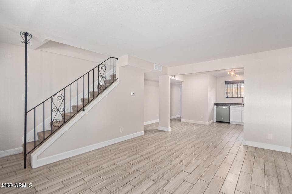 1533 W MISSOURI Avenue 6, Phoenix, AZ 85015 — photo 5 of 13