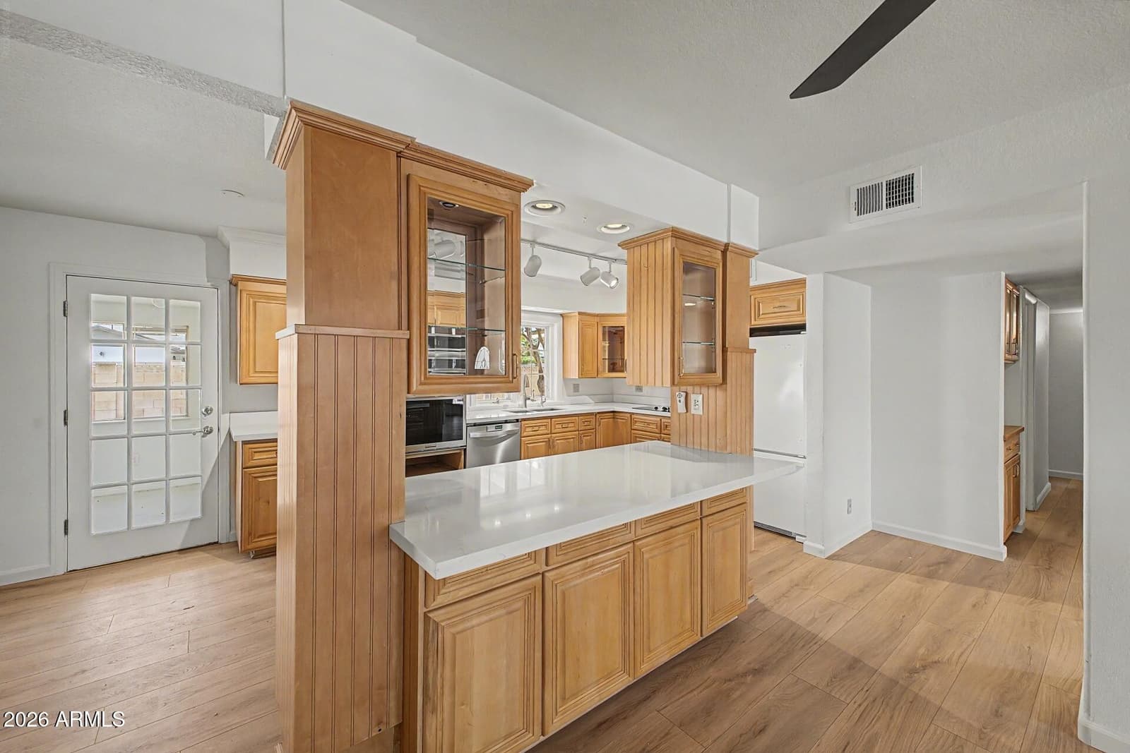 1407 E GEMINI Drive, Tempe, AZ 85283 — photo 4 of 32