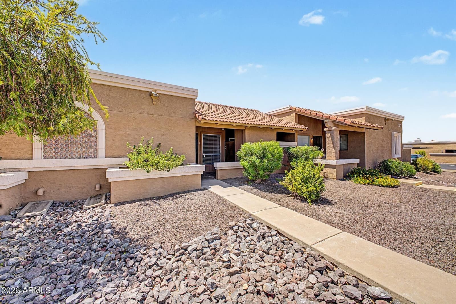 317 W HONONEGH Drive 3, Phoenix, AZ 85027 — photo 2 of 31