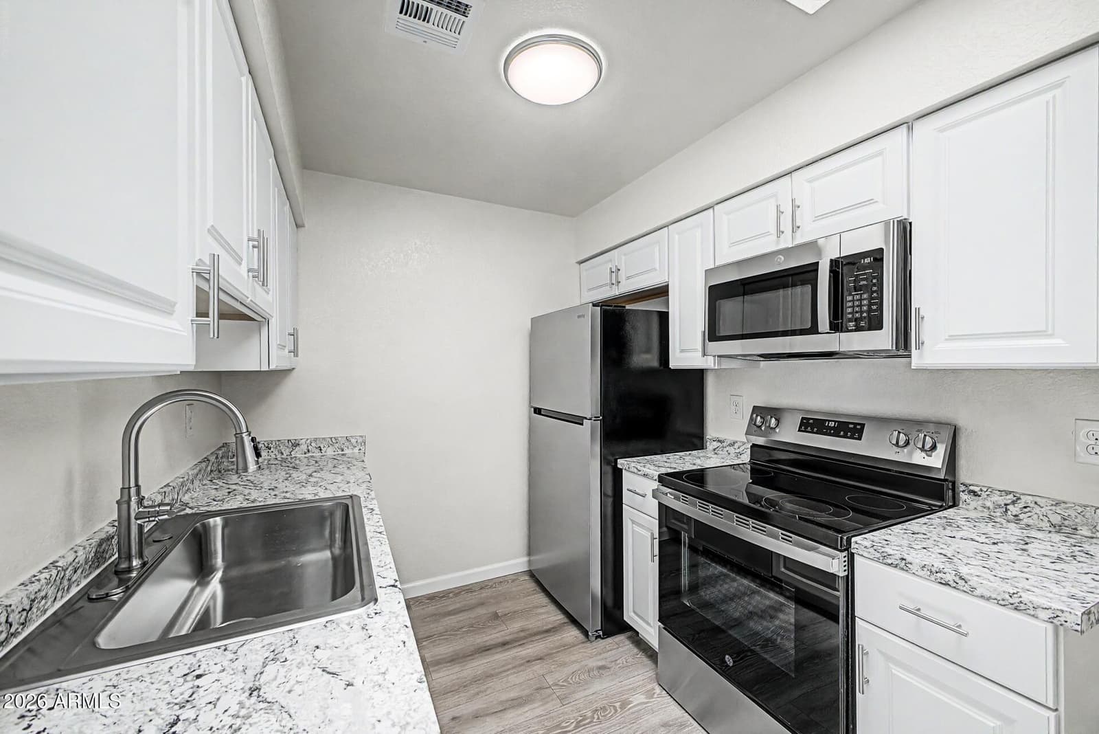 317 W HONONEGH Drive 3, Phoenix, AZ 85027 — photo 14 of 31