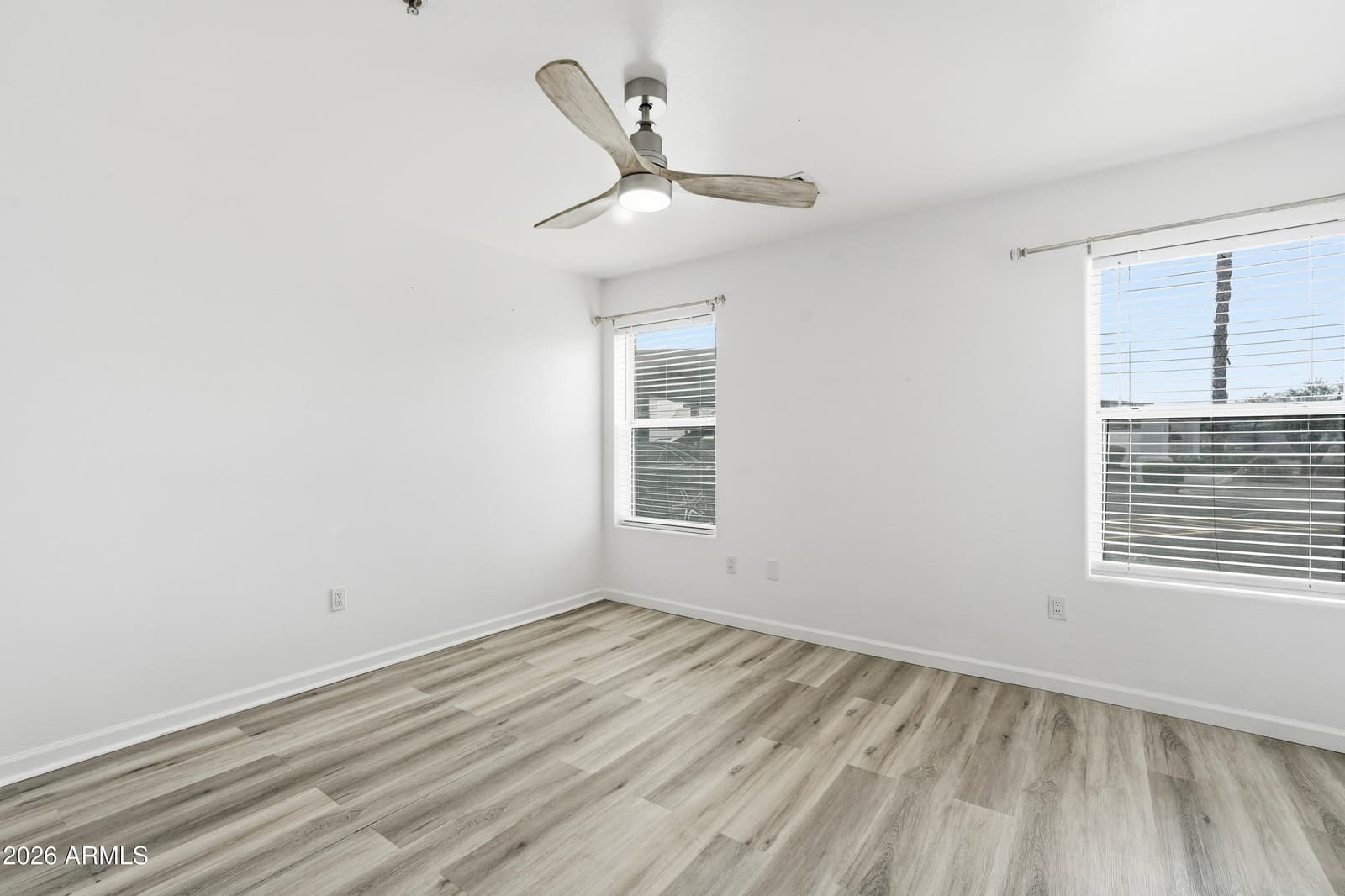 2950 W LOUISE Drive 103, Phoenix, AZ 85027 — photo 31 of 45