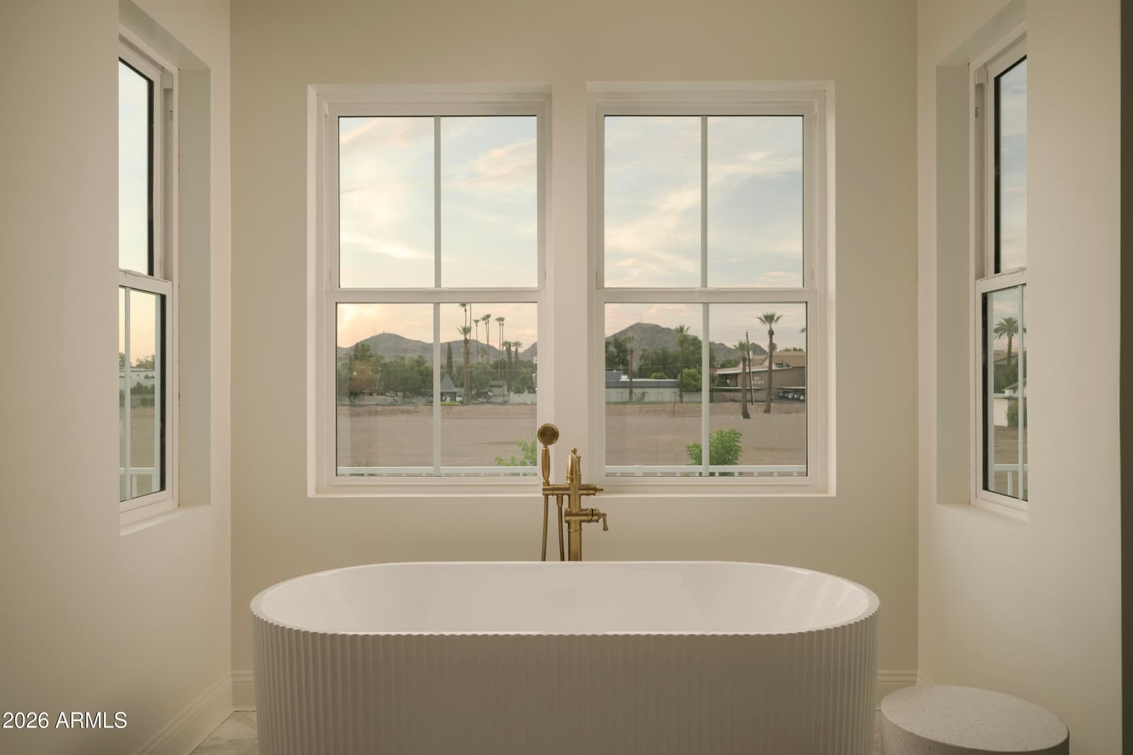 32 W Linger Lane, Phoenix, AZ 85021 — photo 15 of 31