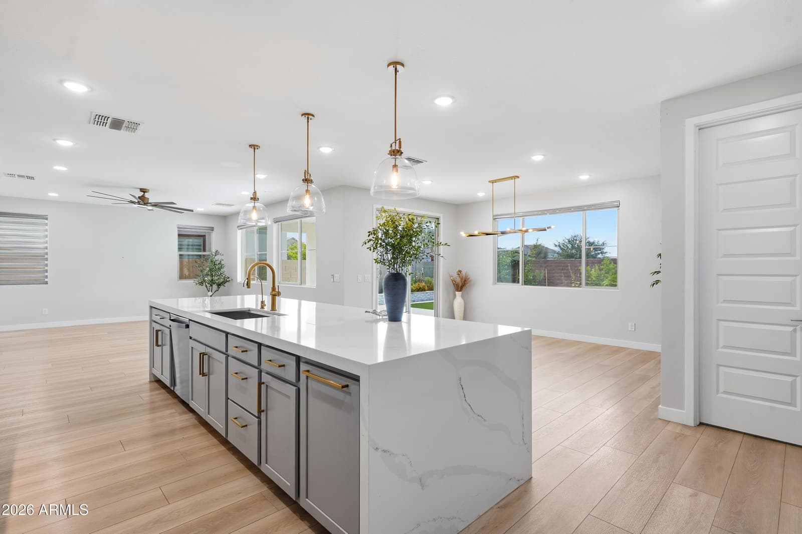 1421 E DONATO Court, Gilbert, AZ 85298 — photo 11 of 47