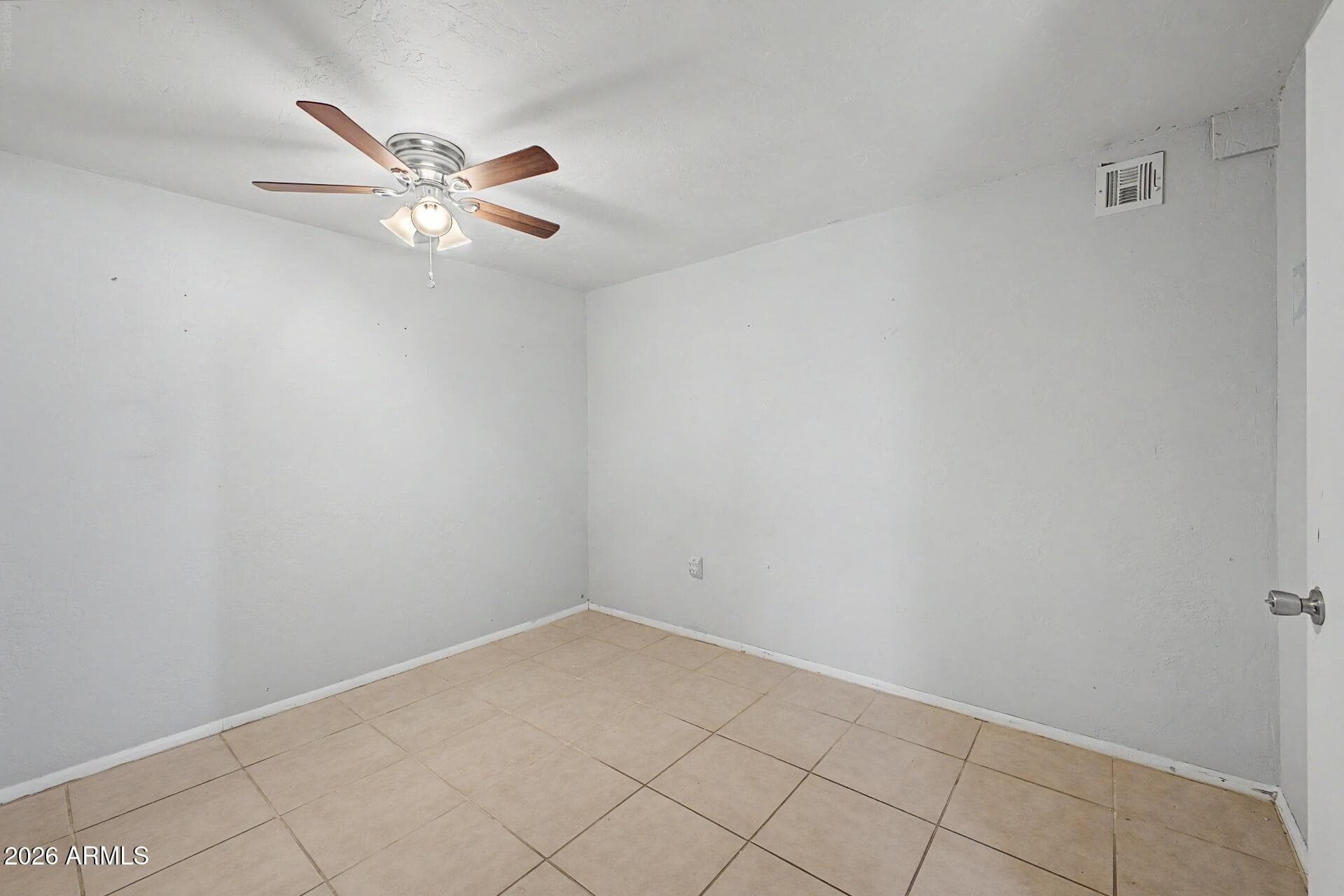 2207 E ACOMA Drive, Phoenix, AZ 85022 — photo 10 of 14