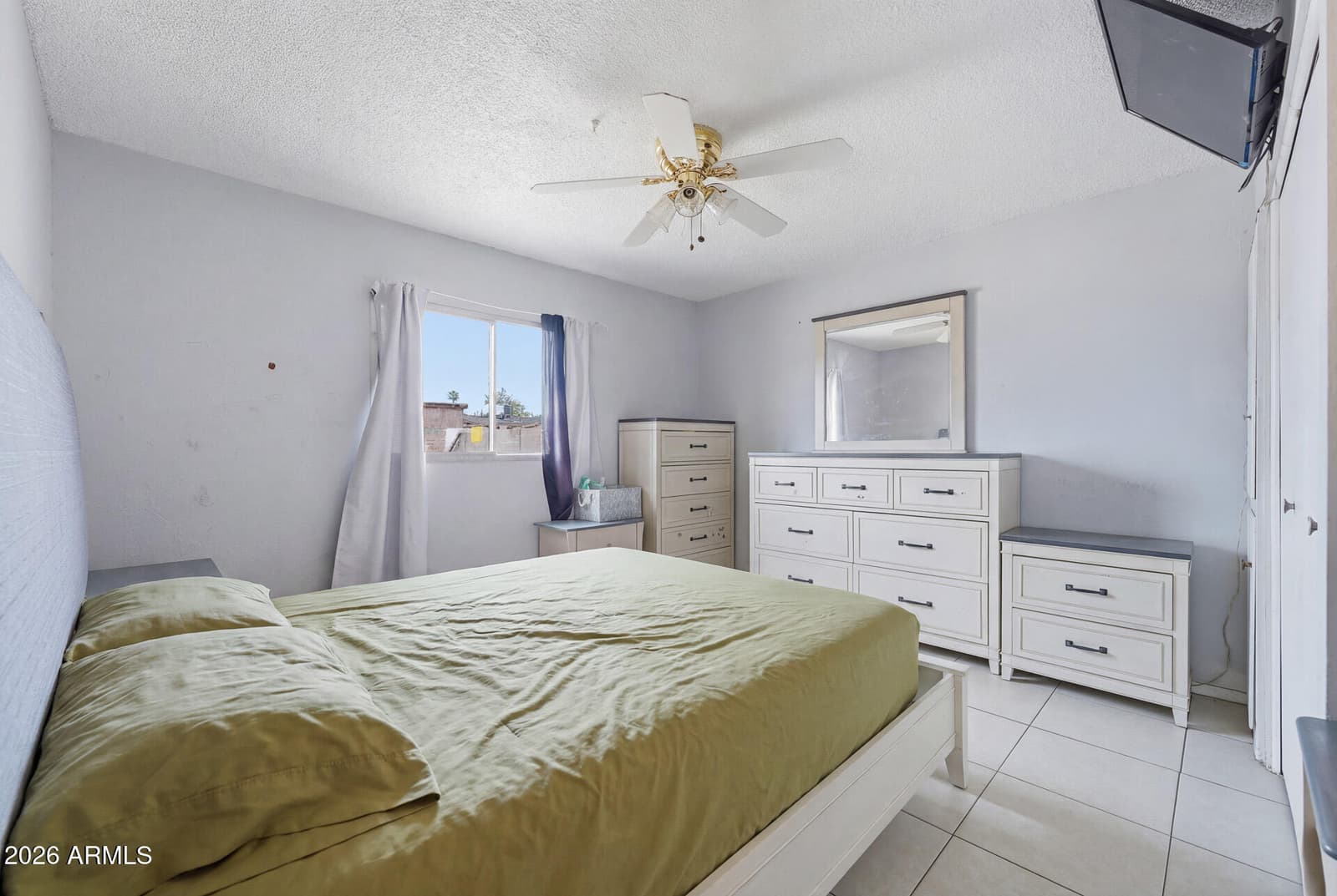 7714 W MITCHELL Drive, Phoenix, AZ 85033 — photo 8 of 13
