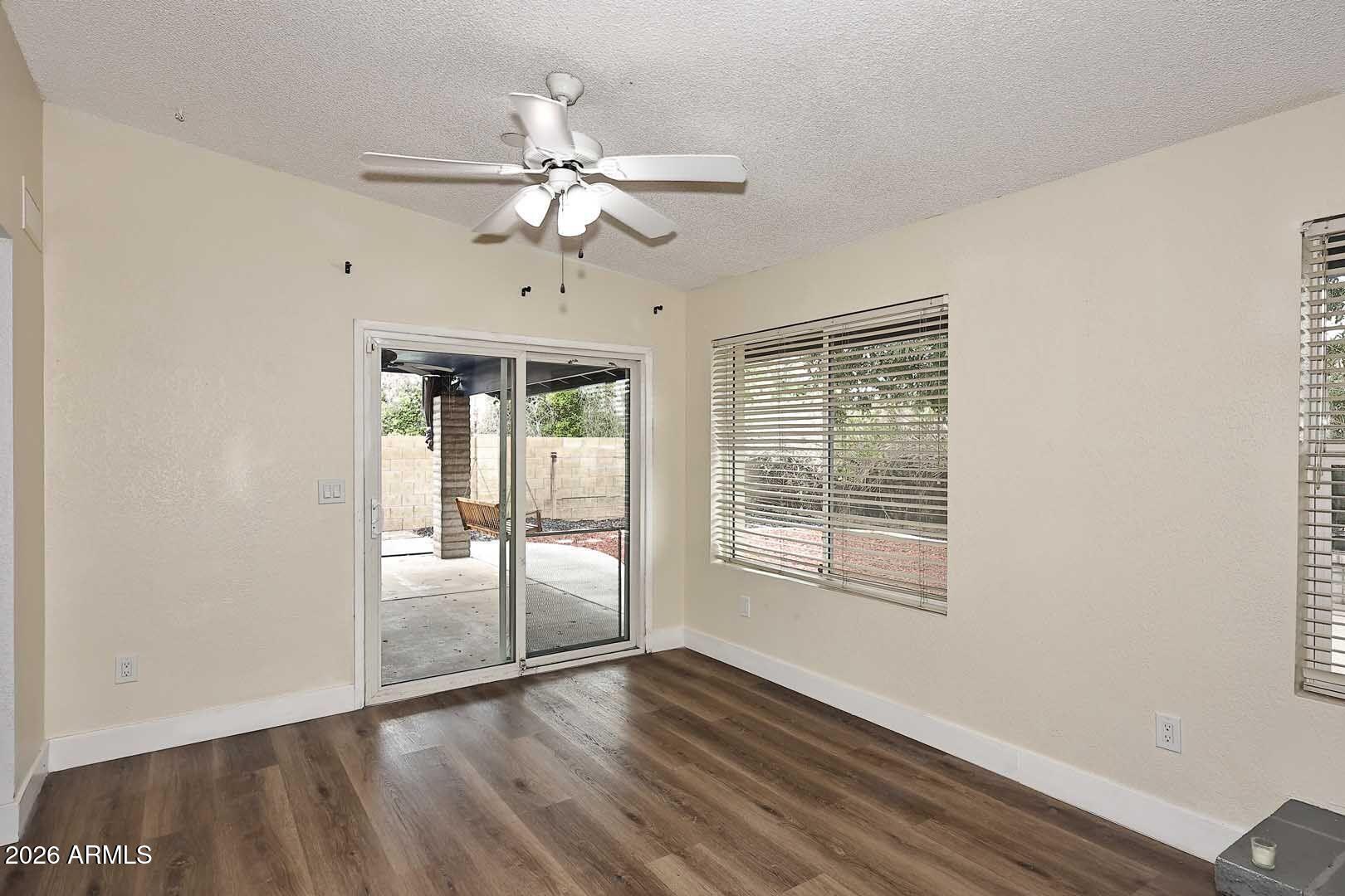 17640 N 1ST Place N, Phoenix, AZ 85022 — photo 7 of 34