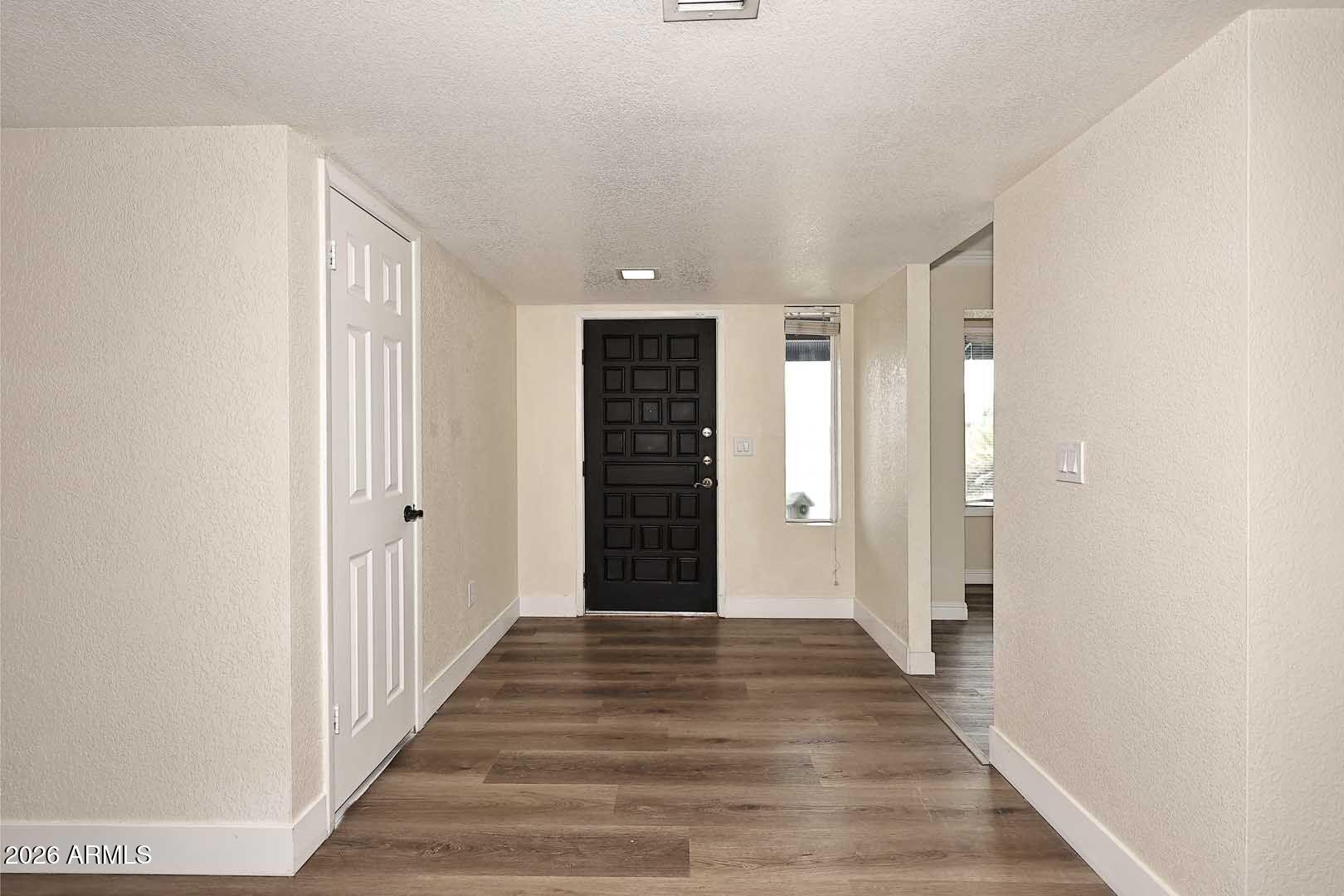 17640 N 1ST Place N, Phoenix, AZ 85022 — photo 8 of 34