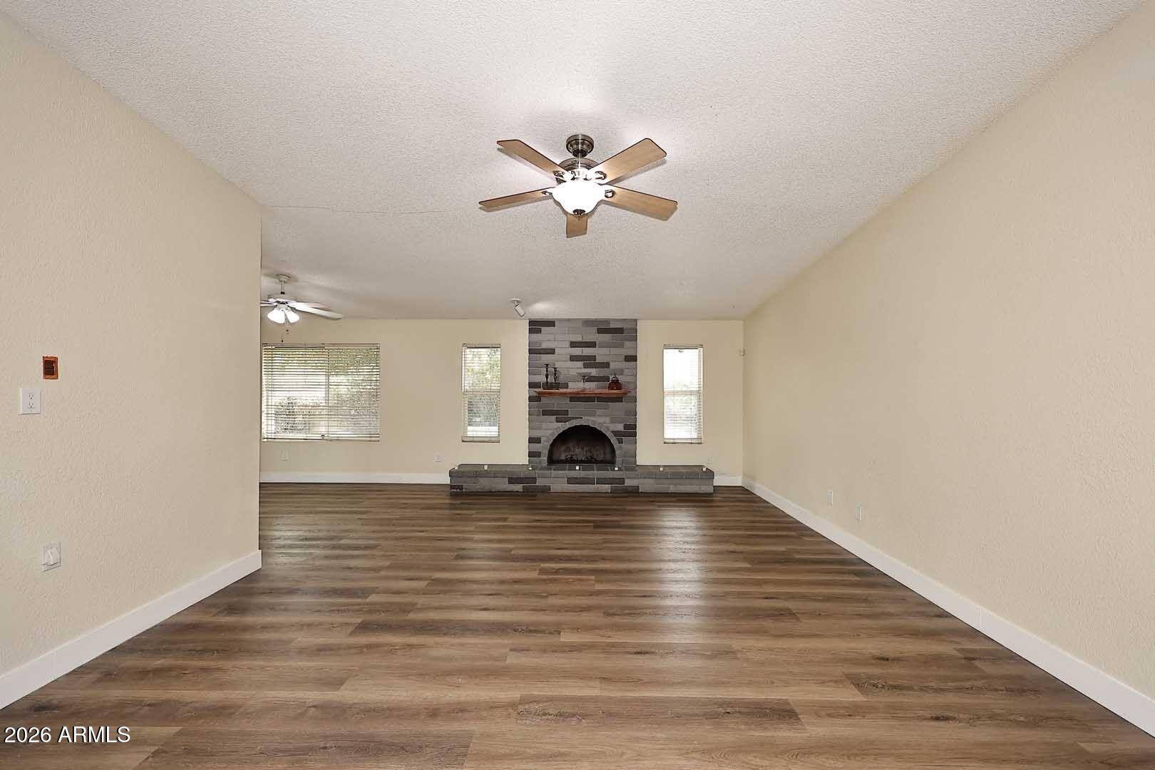 17640 N 1ST Place N, Phoenix, AZ 85022 — photo 3 of 34
