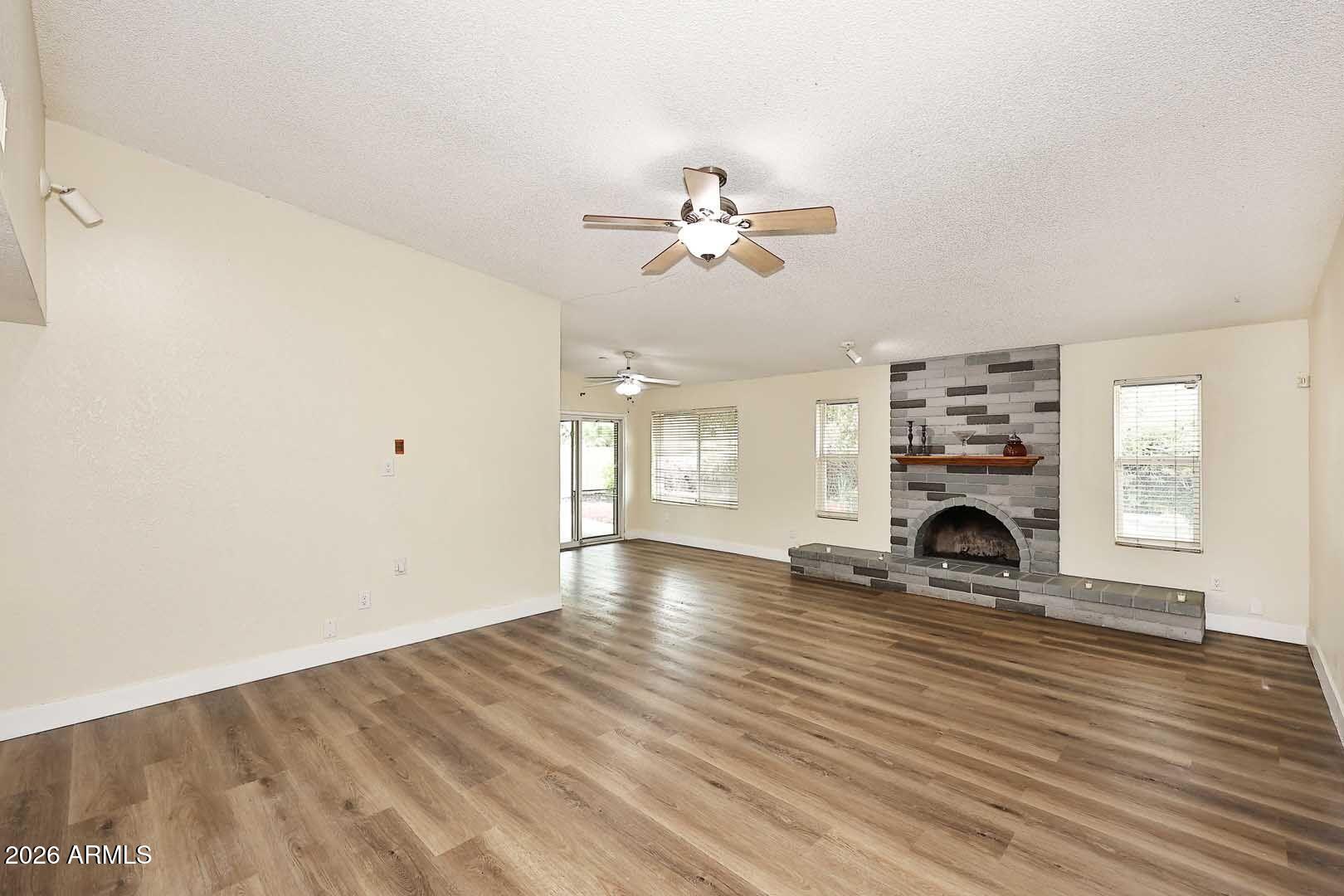 17640 N 1ST Place N, Phoenix, AZ 85022 — photo 4 of 34