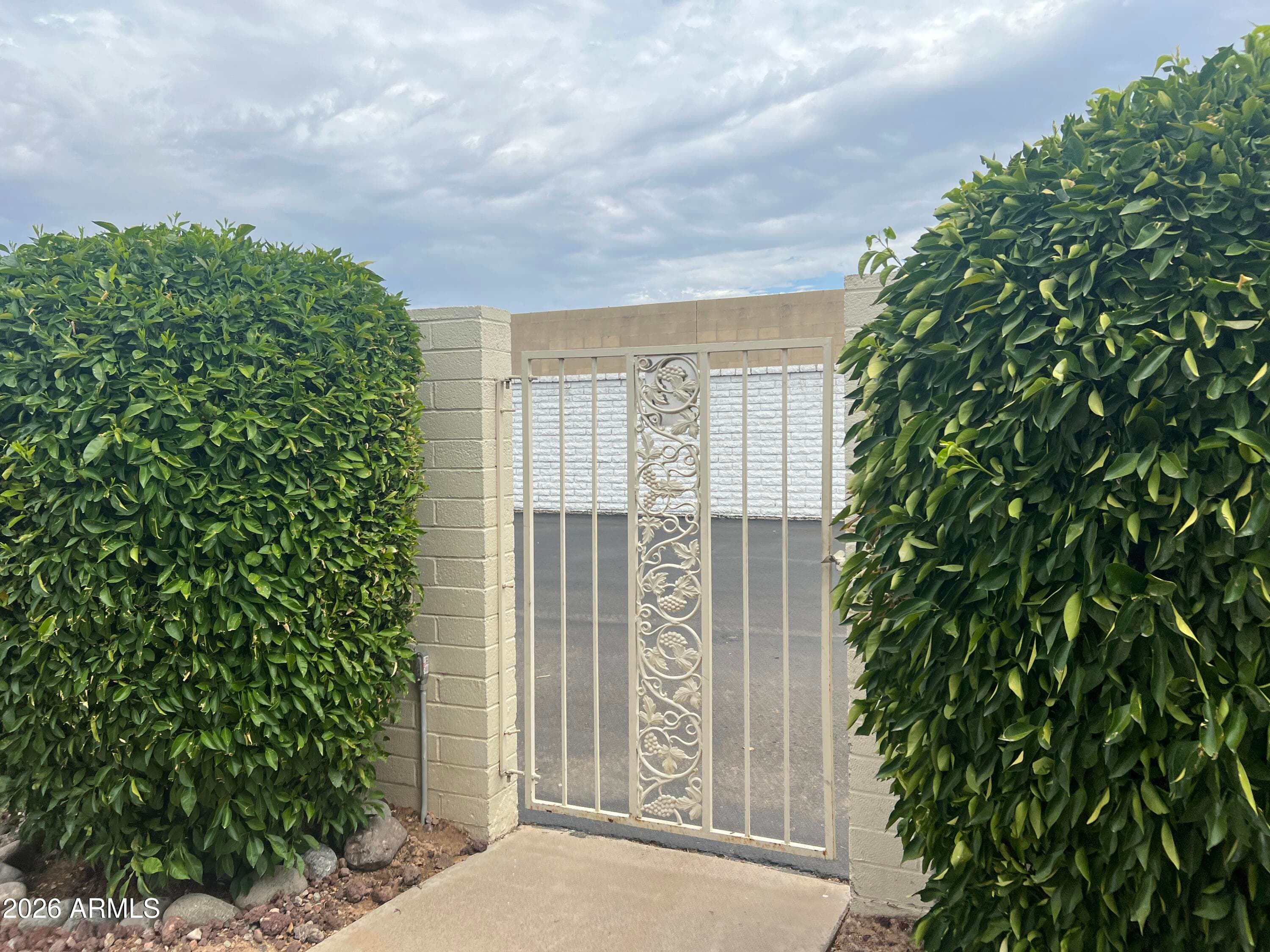 10936 W COGGINS Drive, Sun City, AZ 85351 — photo 7 of 42