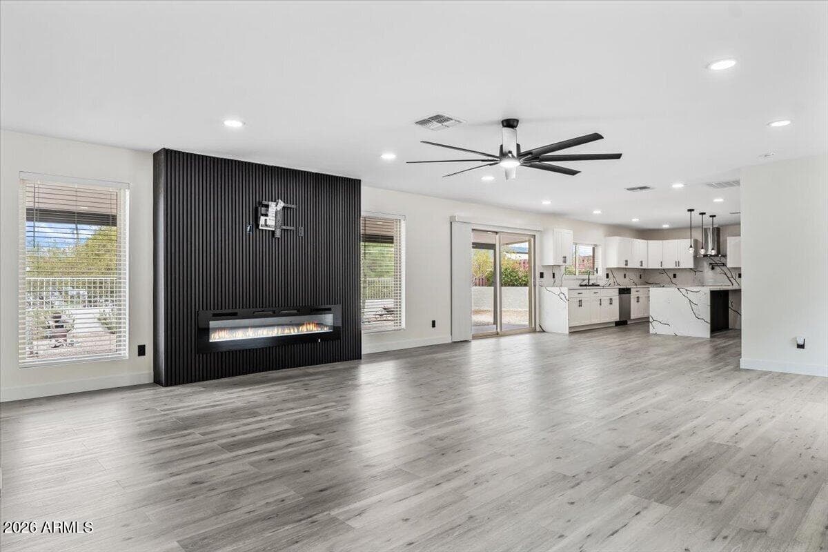 9402 N 18TH Street N, Phoenix, AZ 85020 — photo 4 of 65
