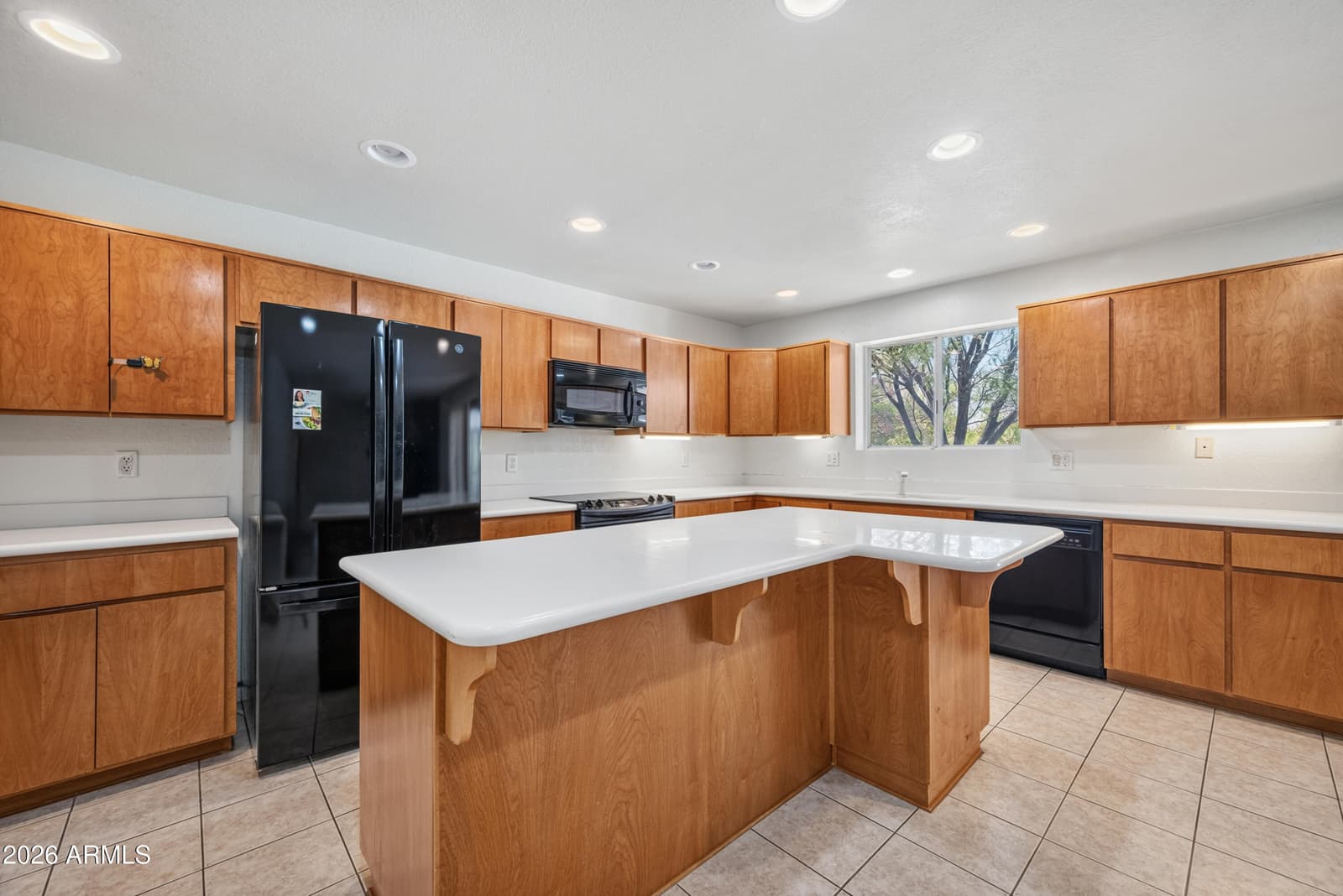 1764 BAYWOOD Lane, Sierra Vista, AZ 85635 — photo 10 of 39