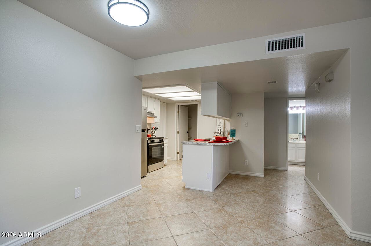 2020 W UNION HILLS Drive 114, Phoenix, AZ 85027 — photo 12 of 35
