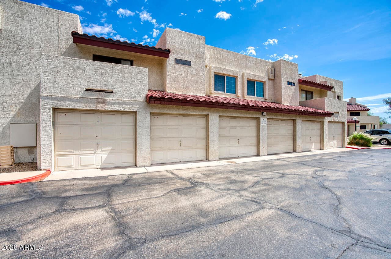 2020 W UNION HILLS Drive 114, Phoenix, AZ 85027 — photo 30 of 35