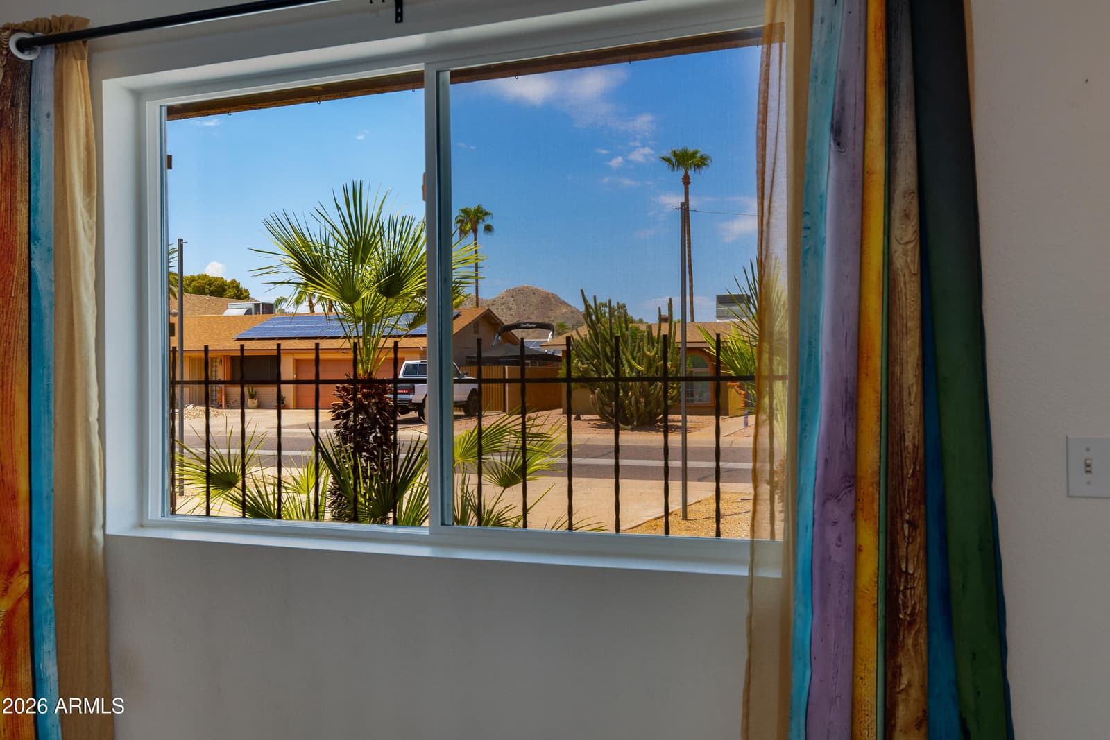 2815 E SYLVIA Street, Phoenix, AZ 85032 — photo 4 of 33