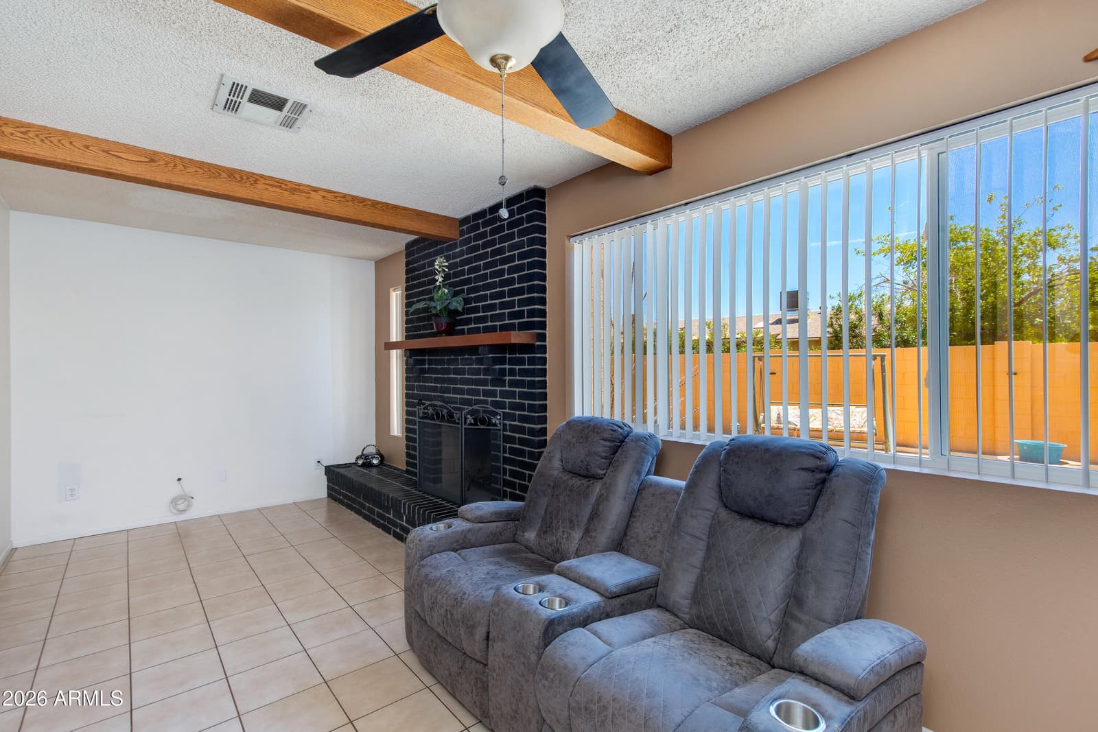 2815 E SYLVIA Street, Phoenix, AZ 85032 — photo 9 of 33