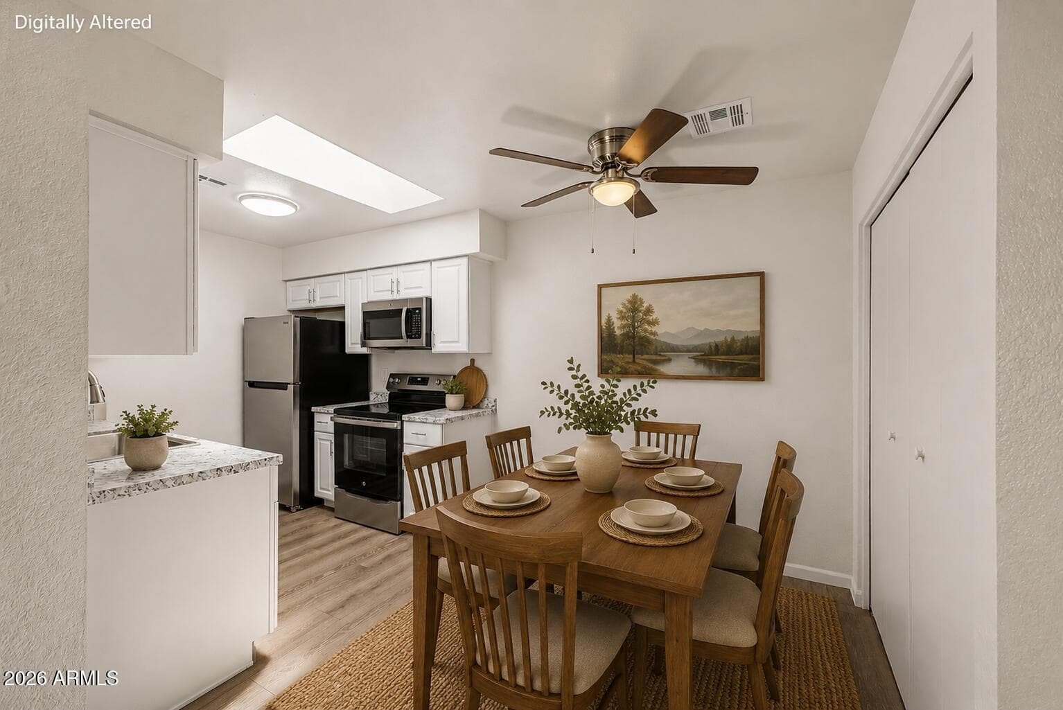 317 W HONONEGH Drive 3, Phoenix, AZ 85027 — photo 8 of 31