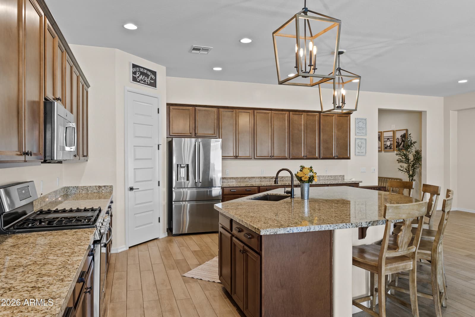 9416 W PARKSIDE Lane, Peoria, AZ 85383 — photo 10 of 47