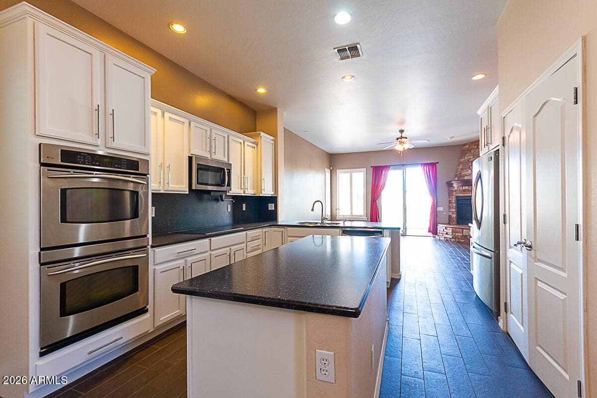 642 E TORREY PINES Place, Chandler, AZ 85249 — photo 11 of 44