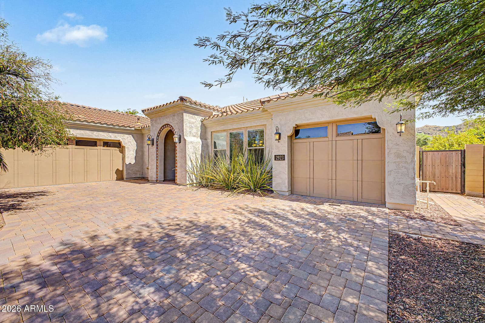 2923 E CONSTANCE Way, Phoenix, AZ 85042 — photo 1 of 45
