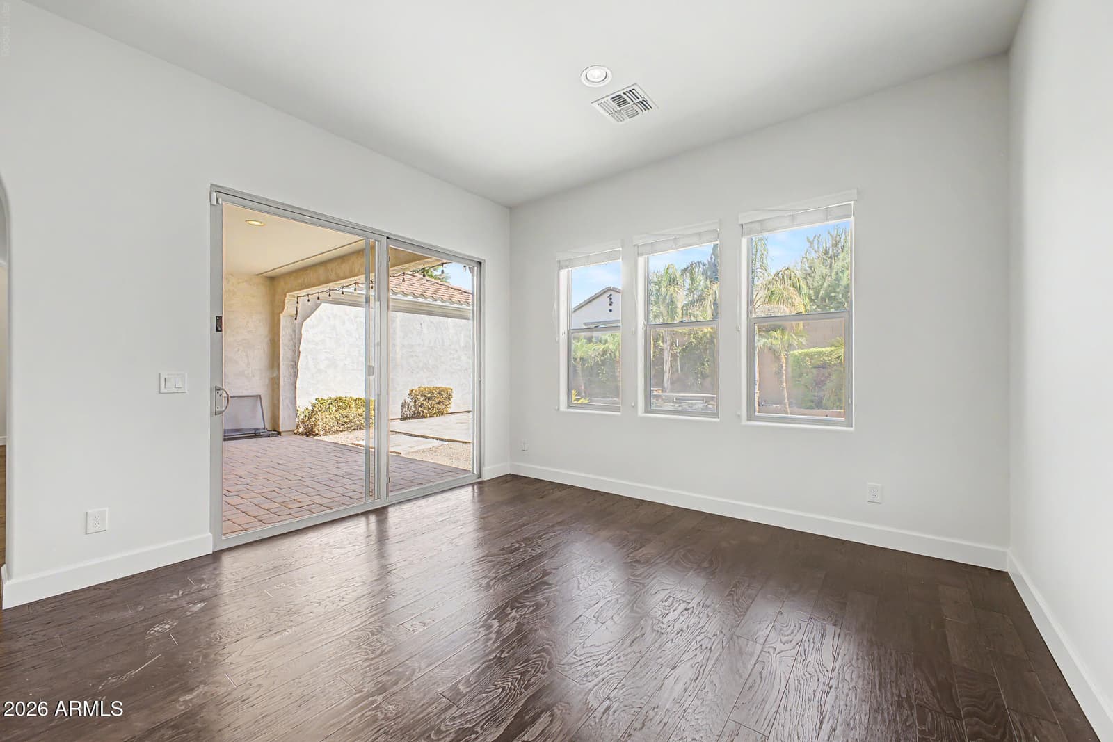 2923 E CONSTANCE Way, Phoenix, AZ 85042 — photo 8 of 45
