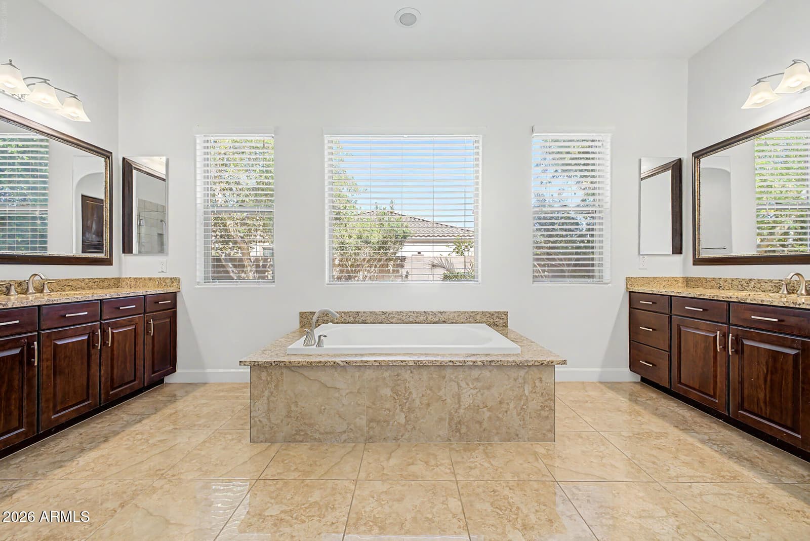 2923 E CONSTANCE Way, Phoenix, AZ 85042 — photo 16 of 45