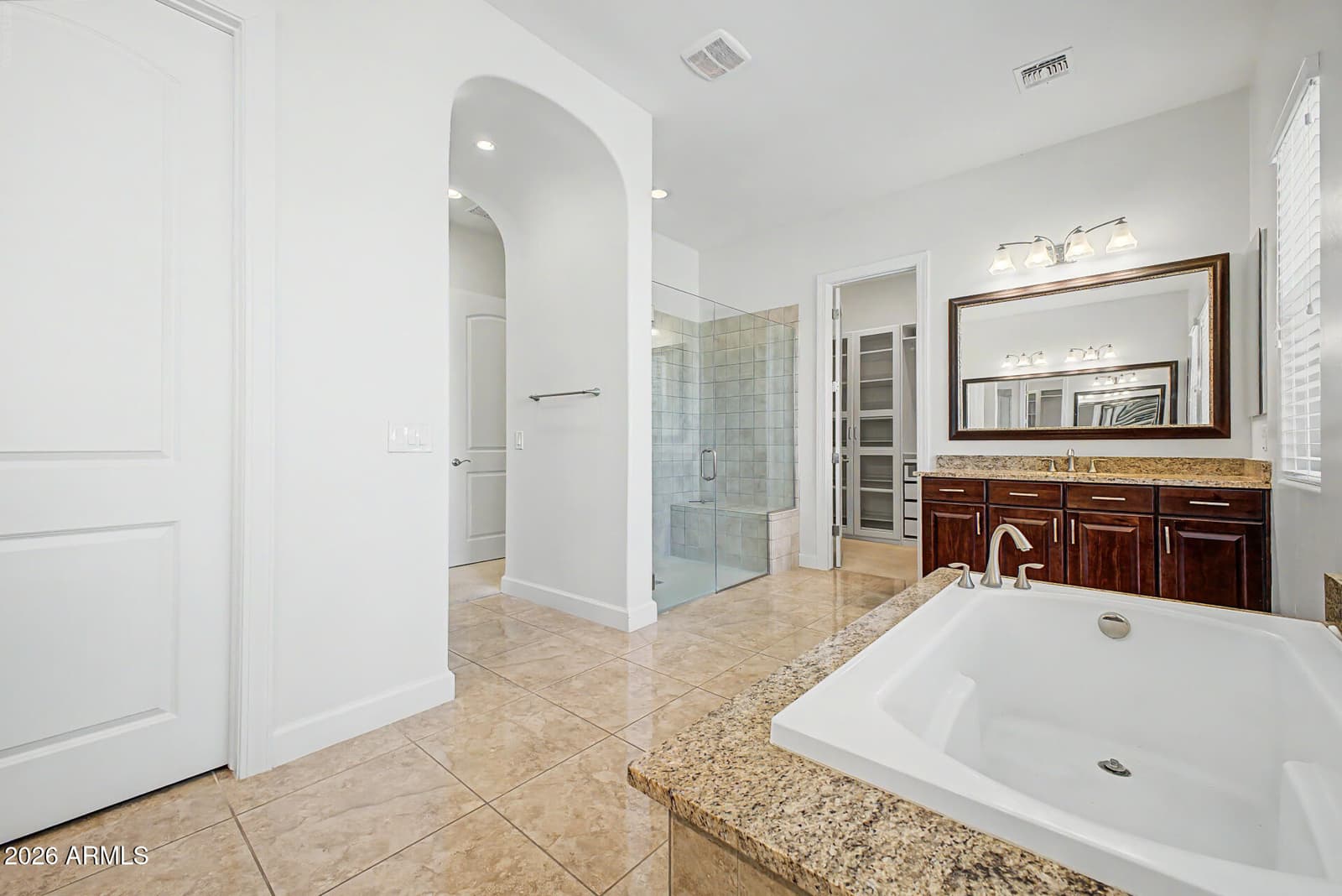 2923 E CONSTANCE Way, Phoenix, AZ 85042 — photo 17 of 45