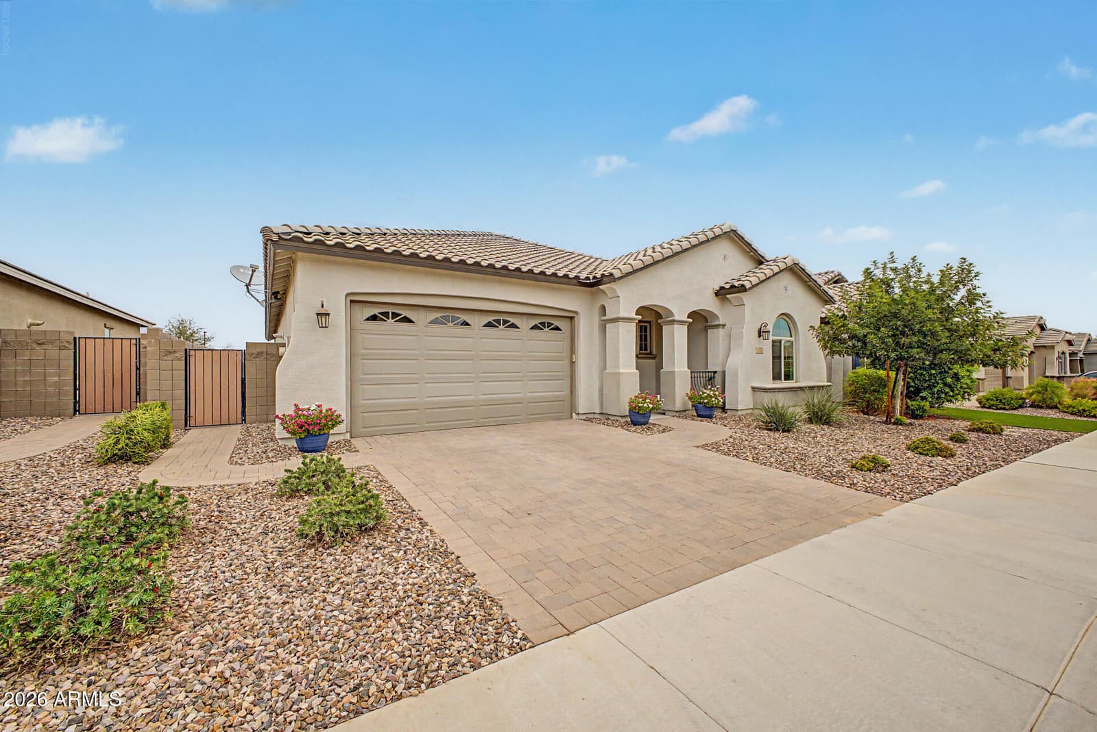 2844 W ROOSEVELT Drive, San Tan Valley, AZ 85144 — photo 2 of 46