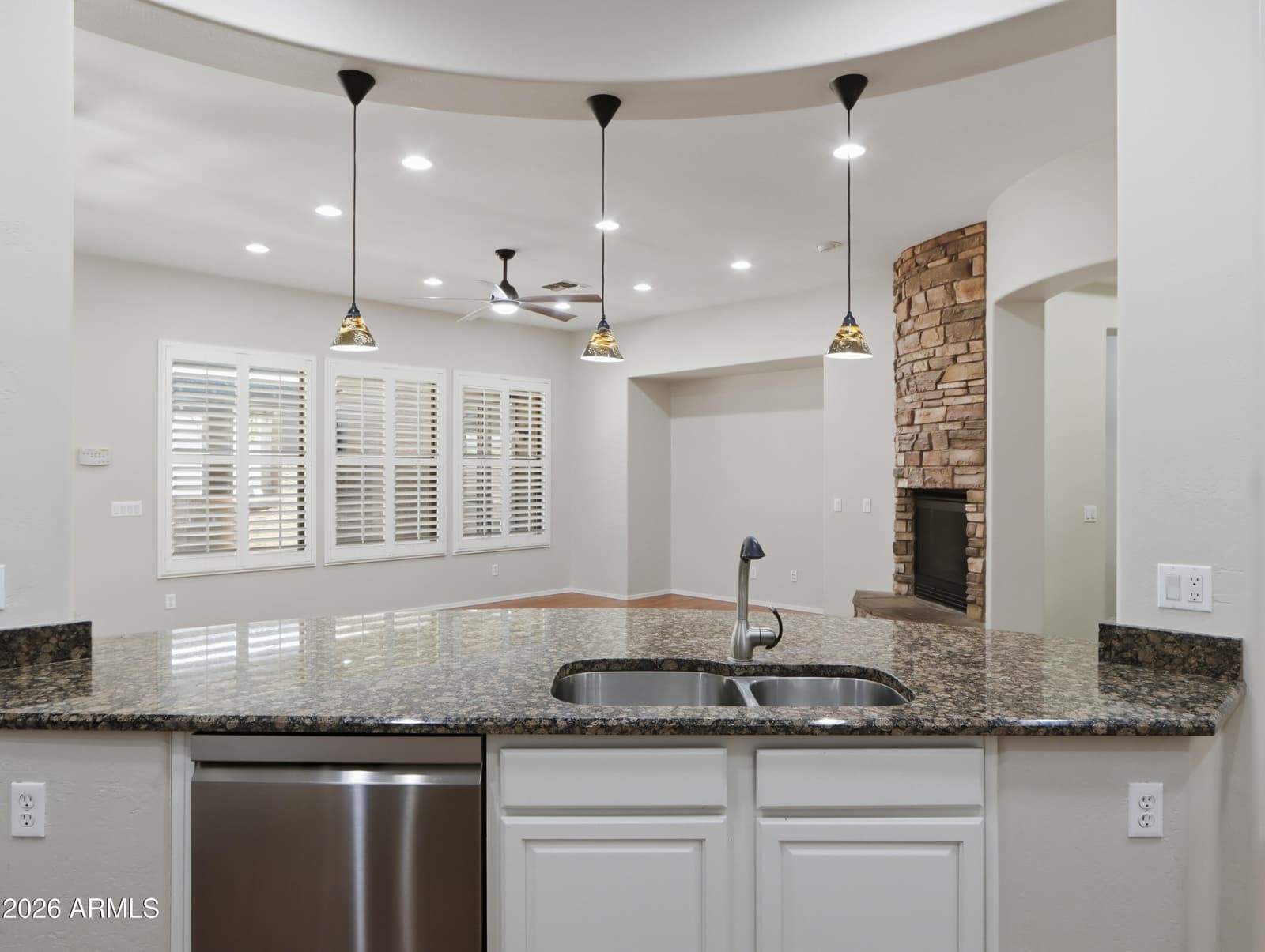2406 W DESPERADO Way, Phoenix, AZ 85085 — photo 8 of 36
