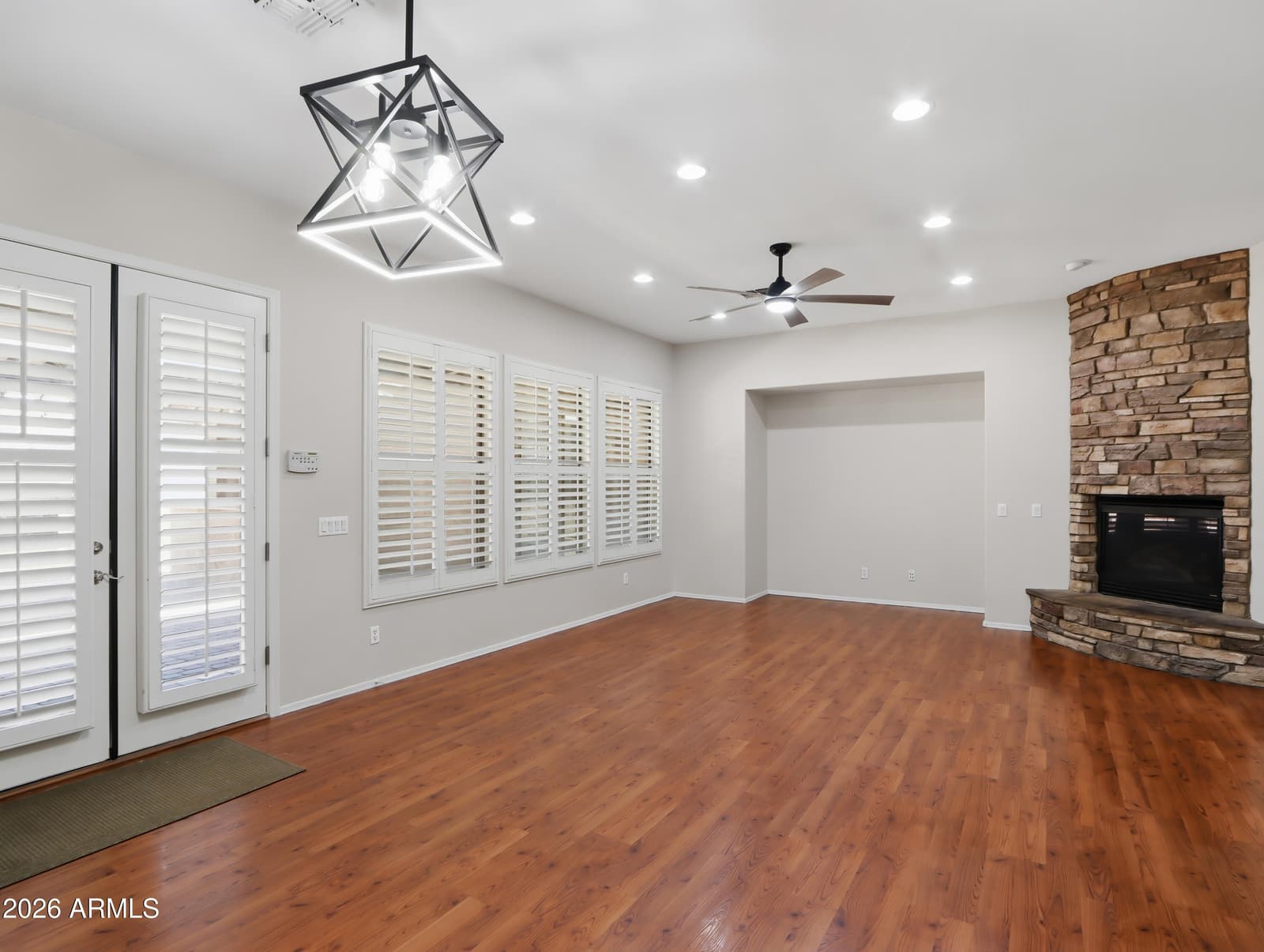 2406 W DESPERADO Way, Phoenix, AZ 85085 — photo 10 of 36