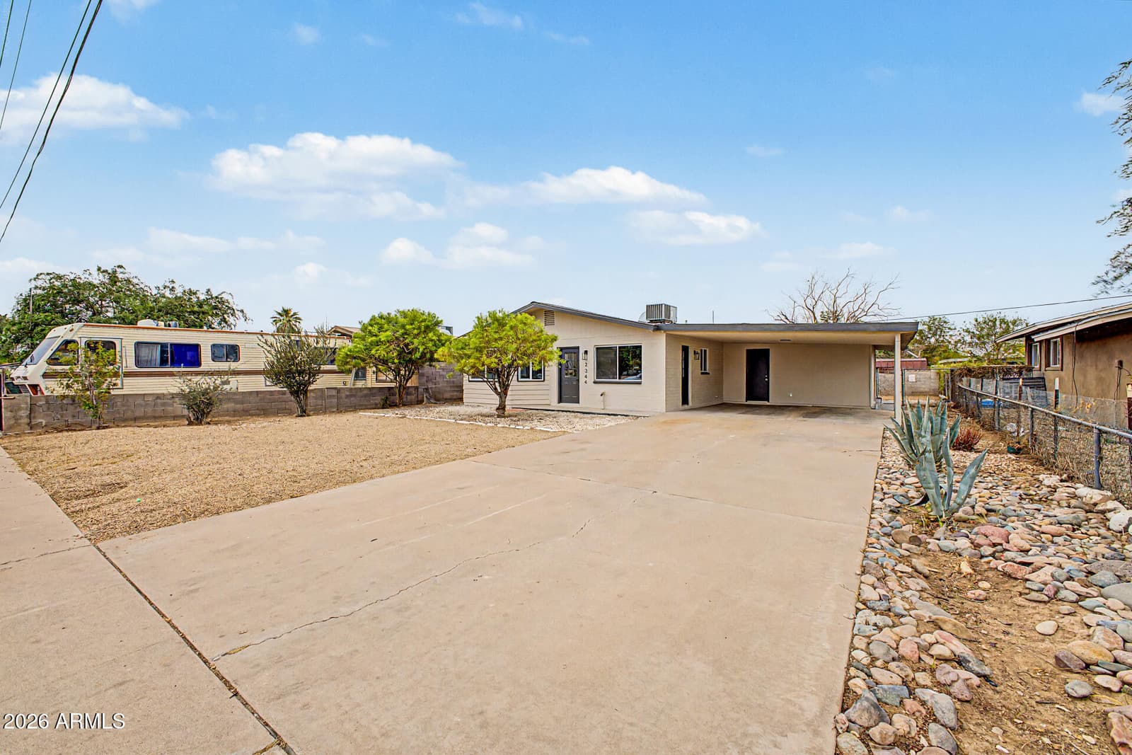 2344 W CHOLLA Street, Phoenix, AZ 85029 — photo 2 of 22
