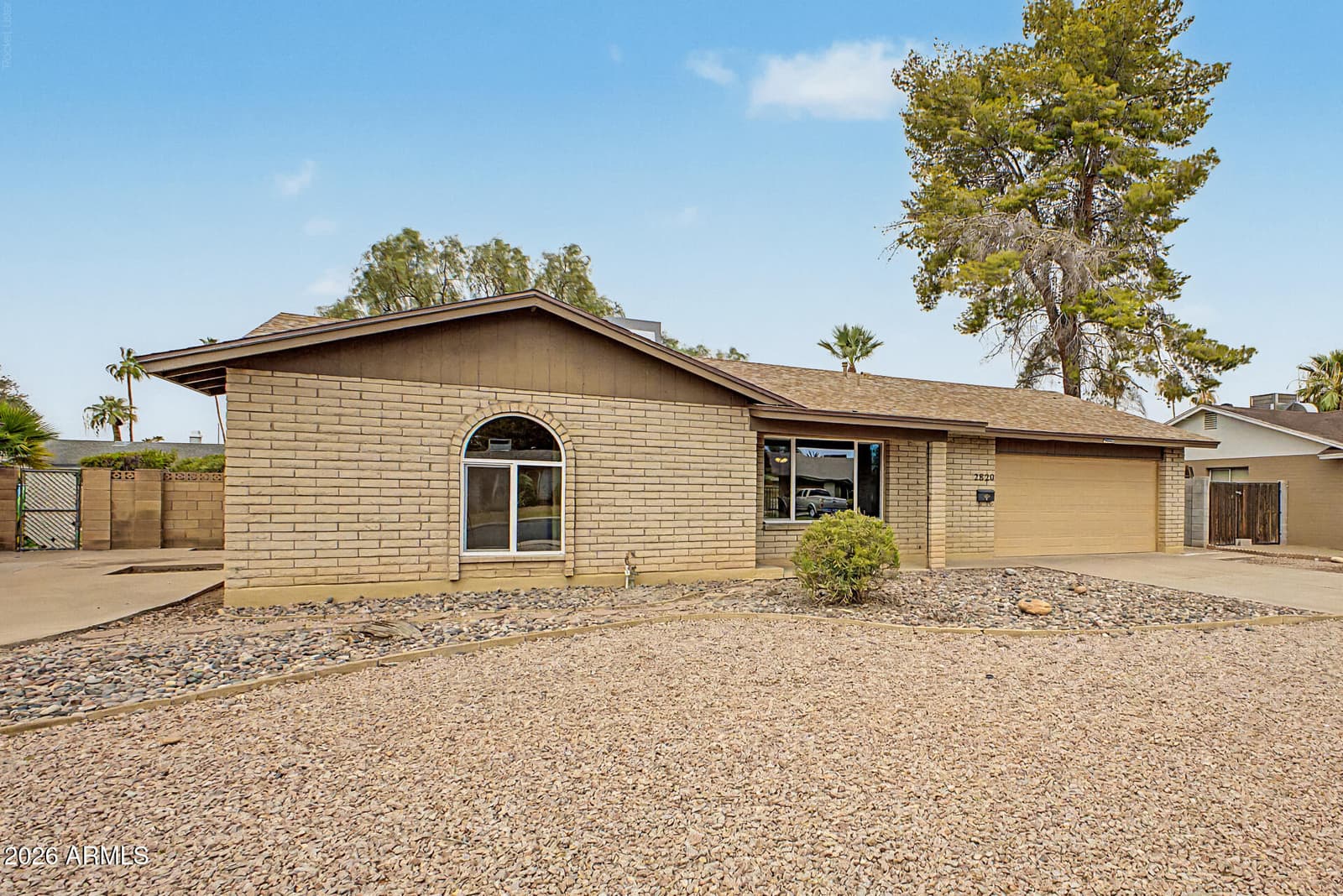 2820 S GEORGE Drive, Tempe, AZ 85282 — photo 4 of 40